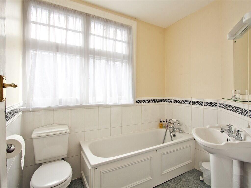 Cain Valley Hotel by null