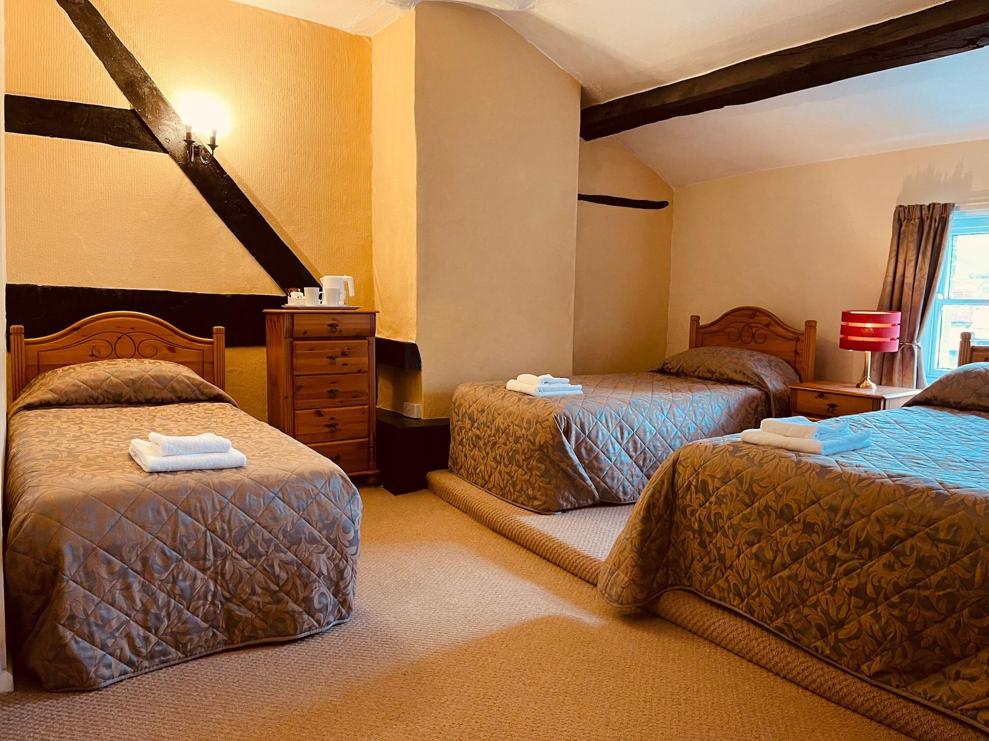 Cain Valley Hotel by null