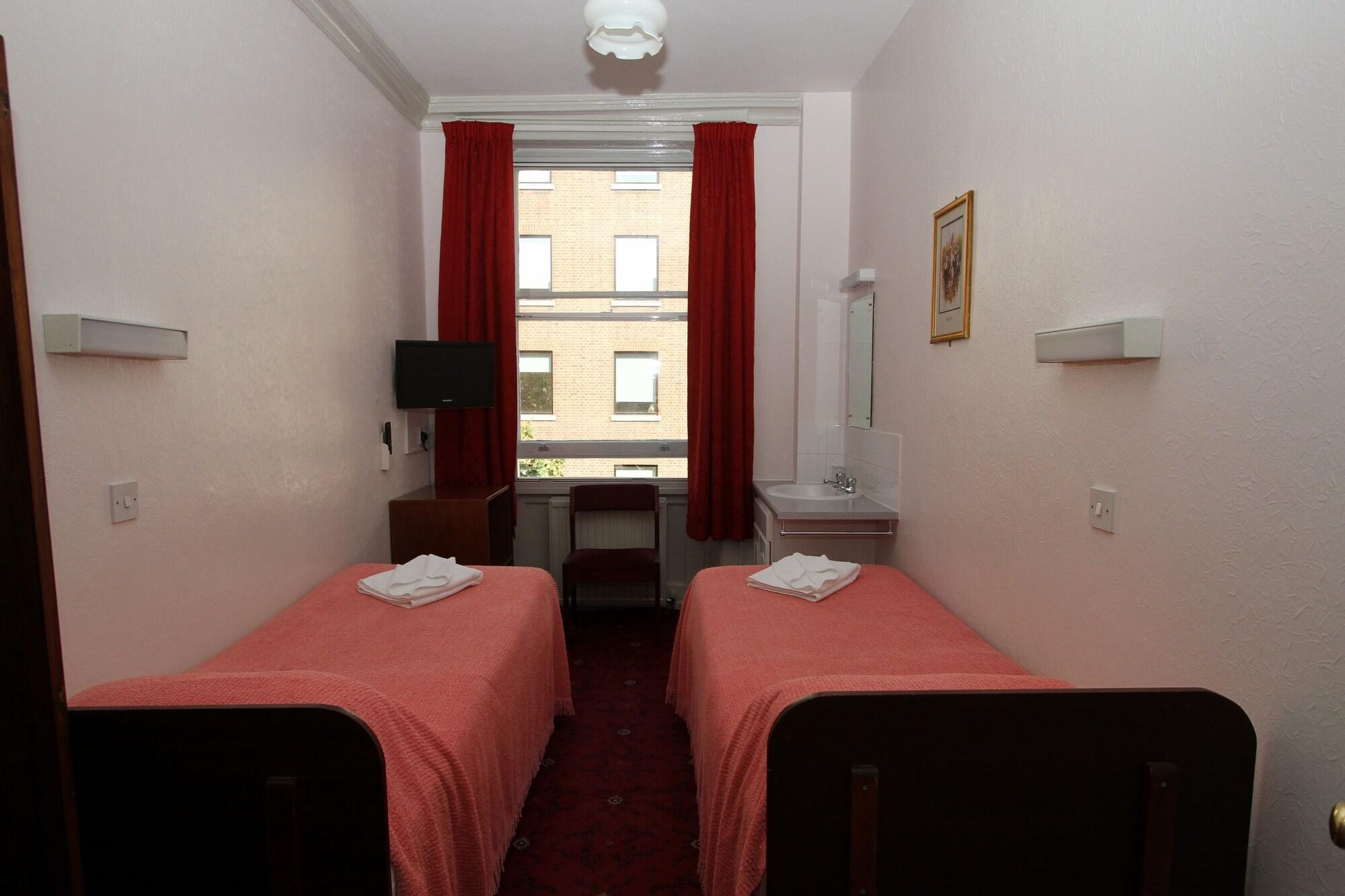 Ridgemount Hotel by null