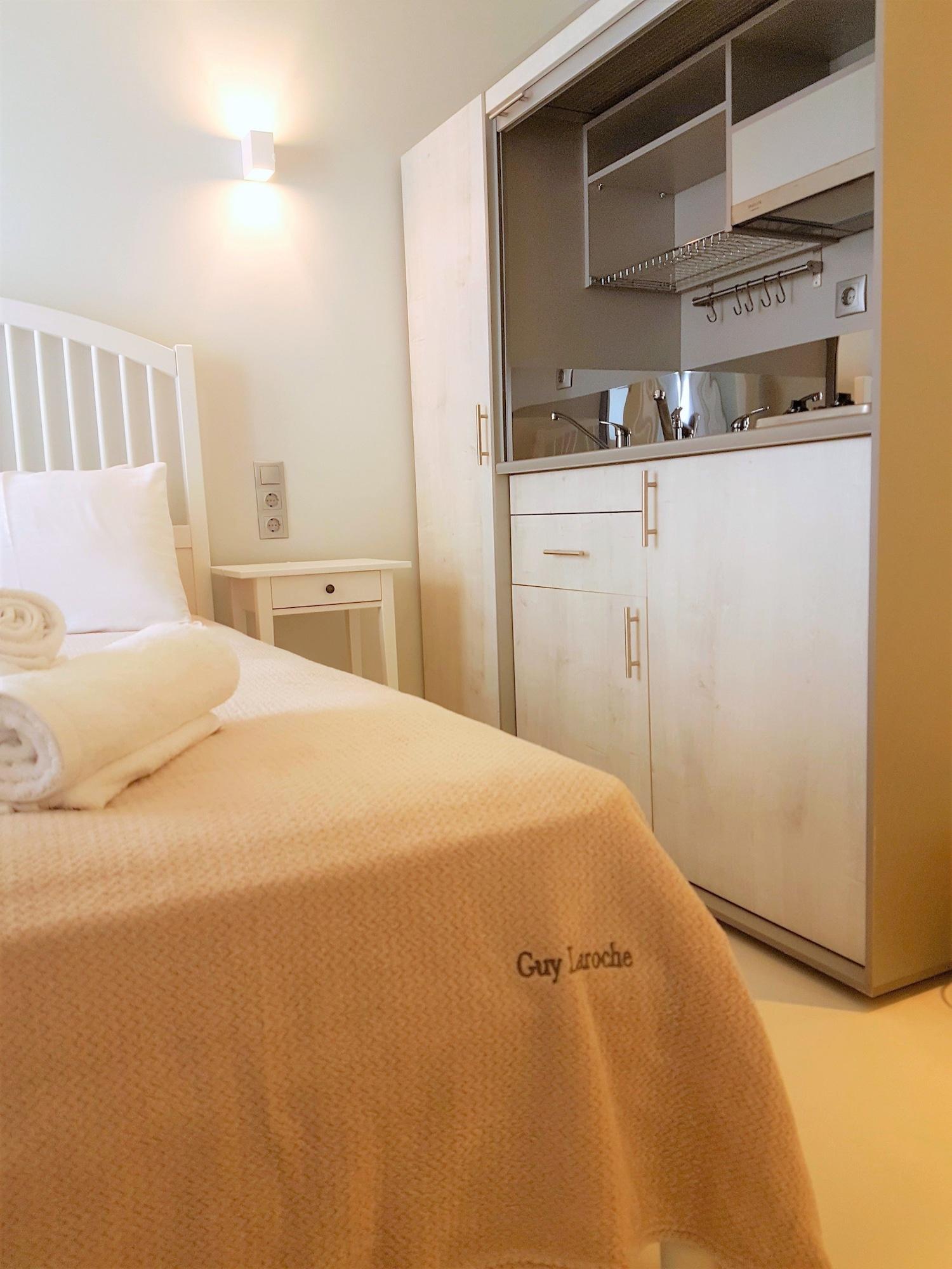 Lefteris Hotel & Apartments by null