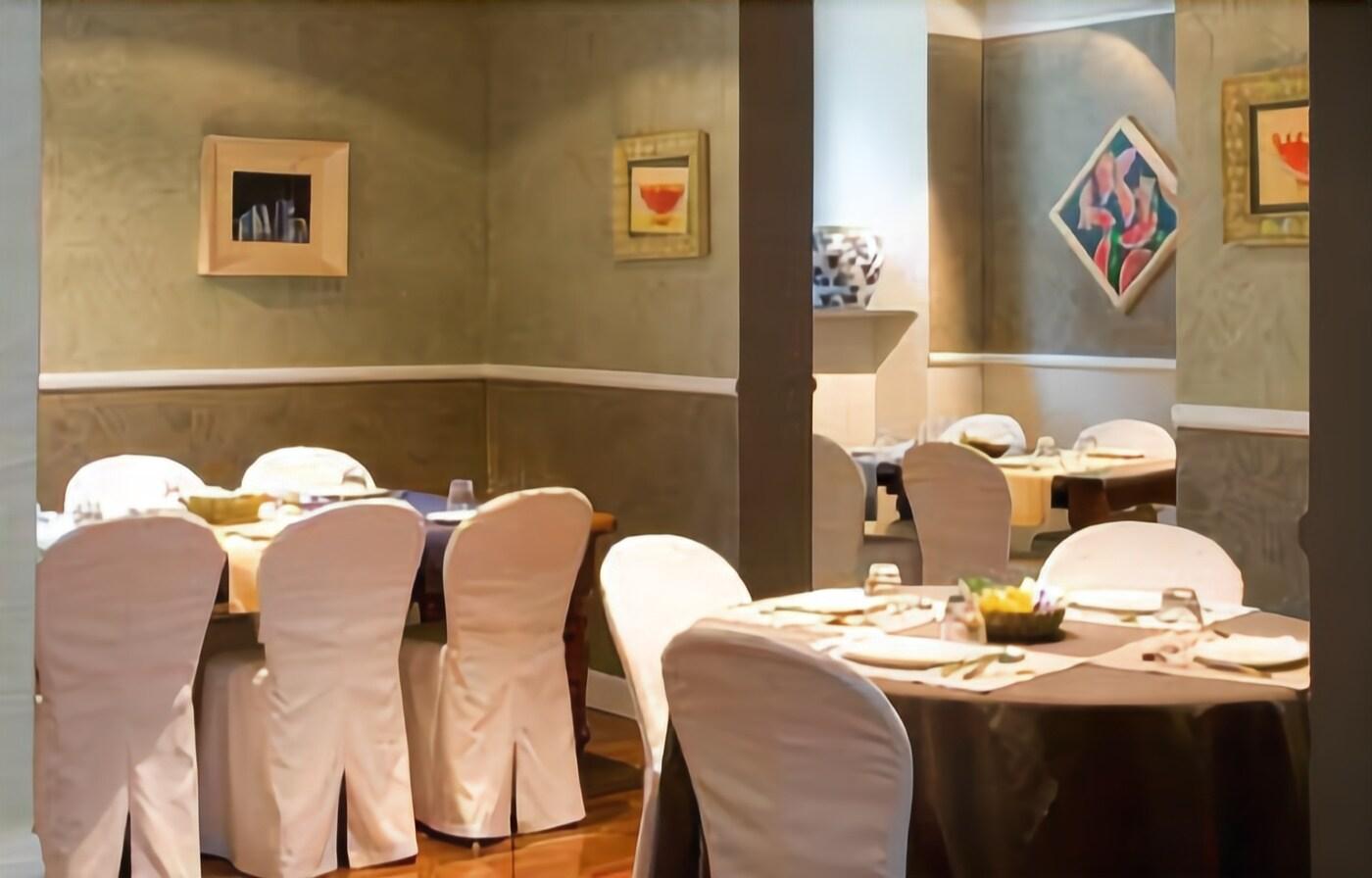 Hotel Century by null