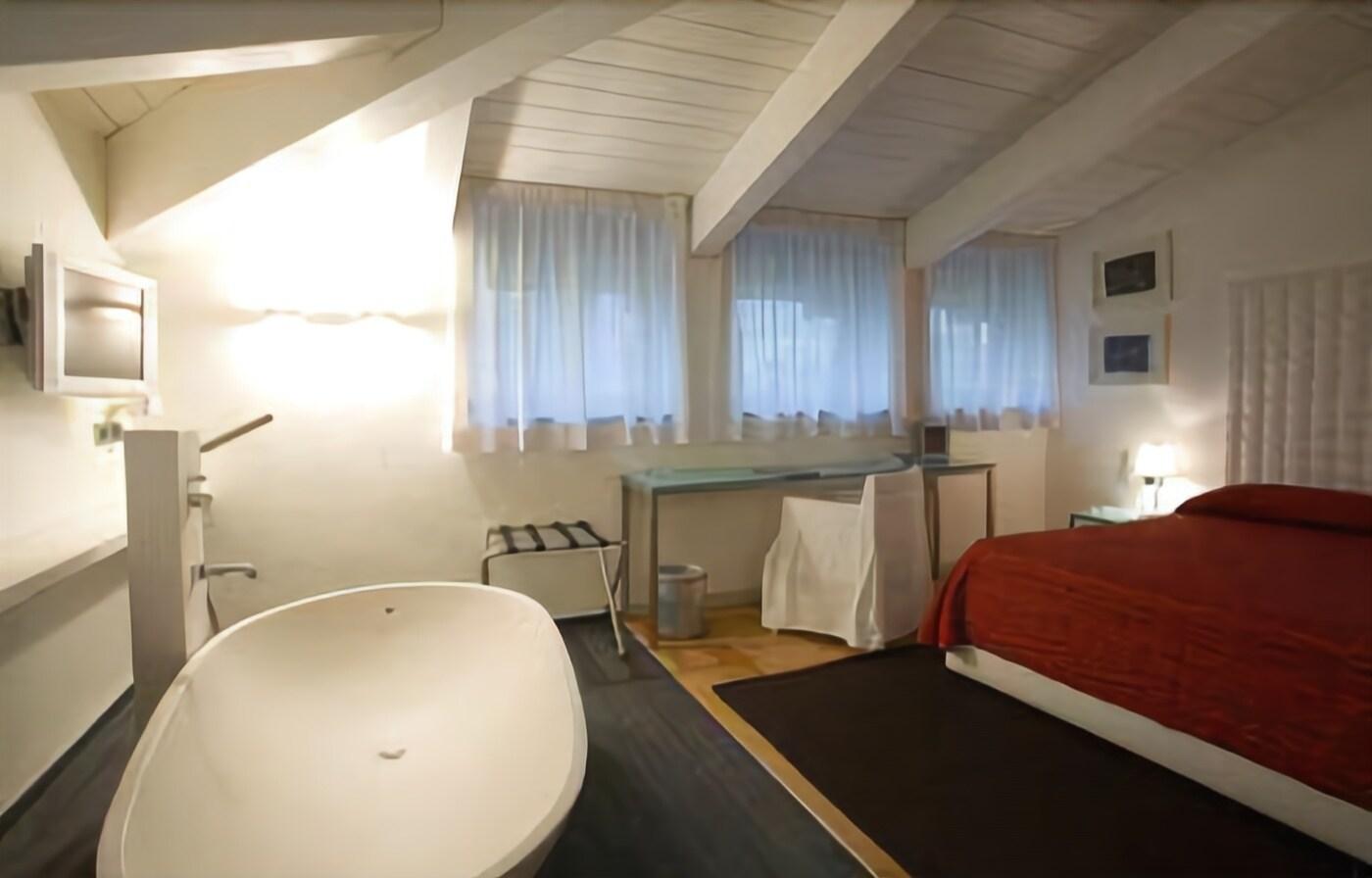 Hotel Century by null