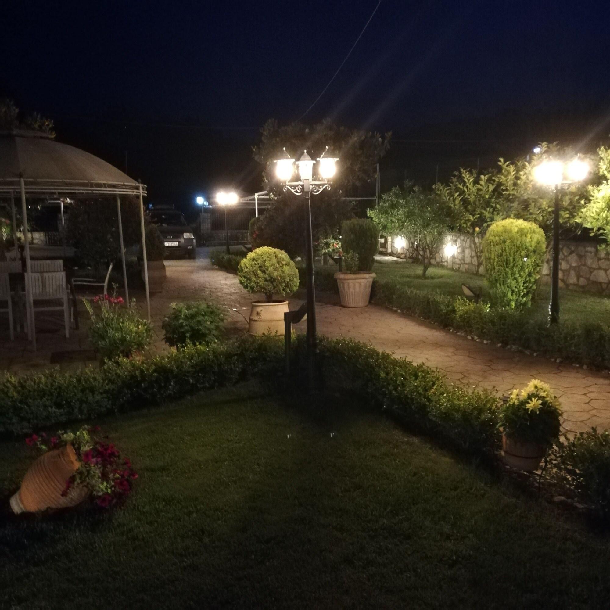 Delphin Rooms Sivota