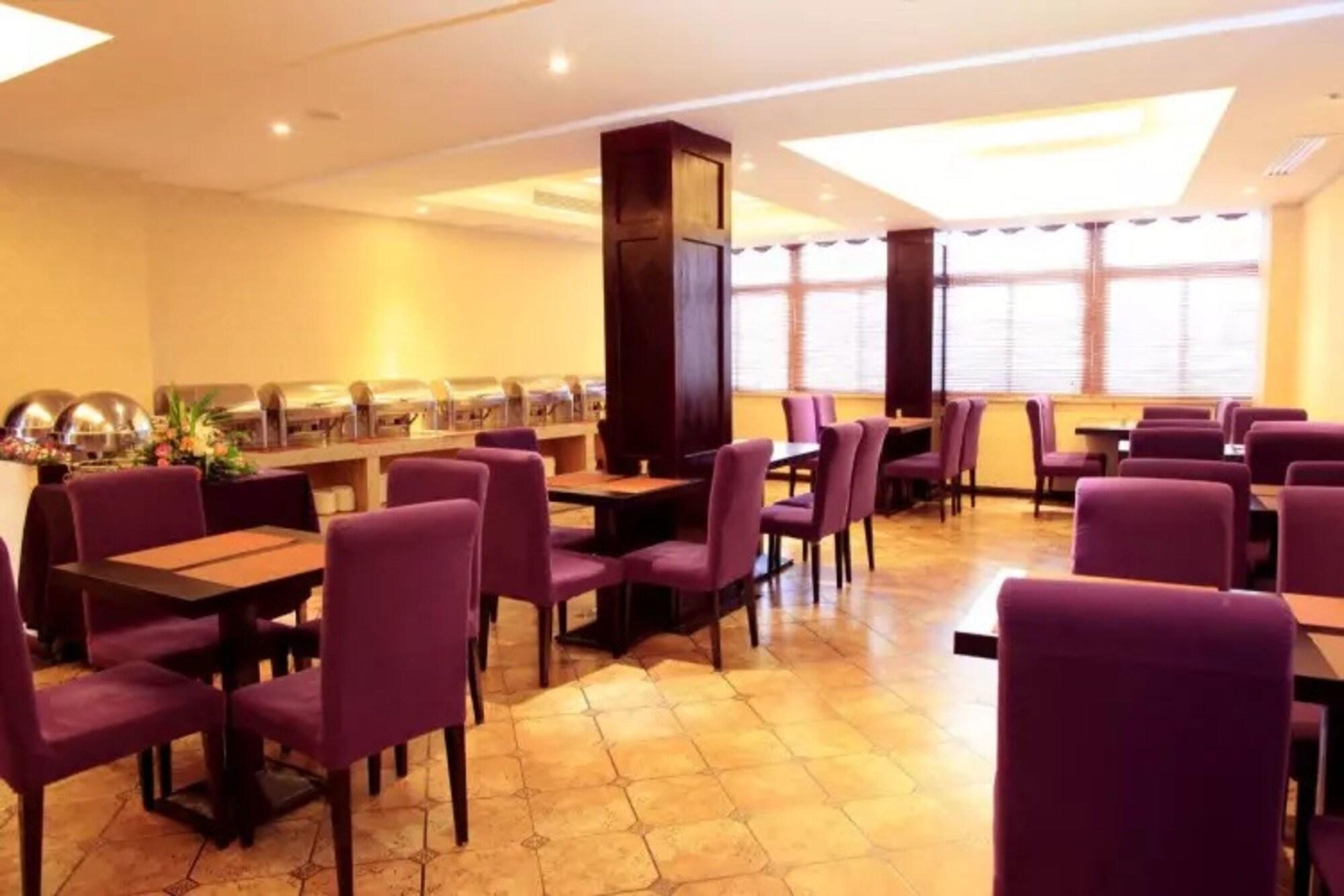Yiwu Atlanta Regal Hotel
