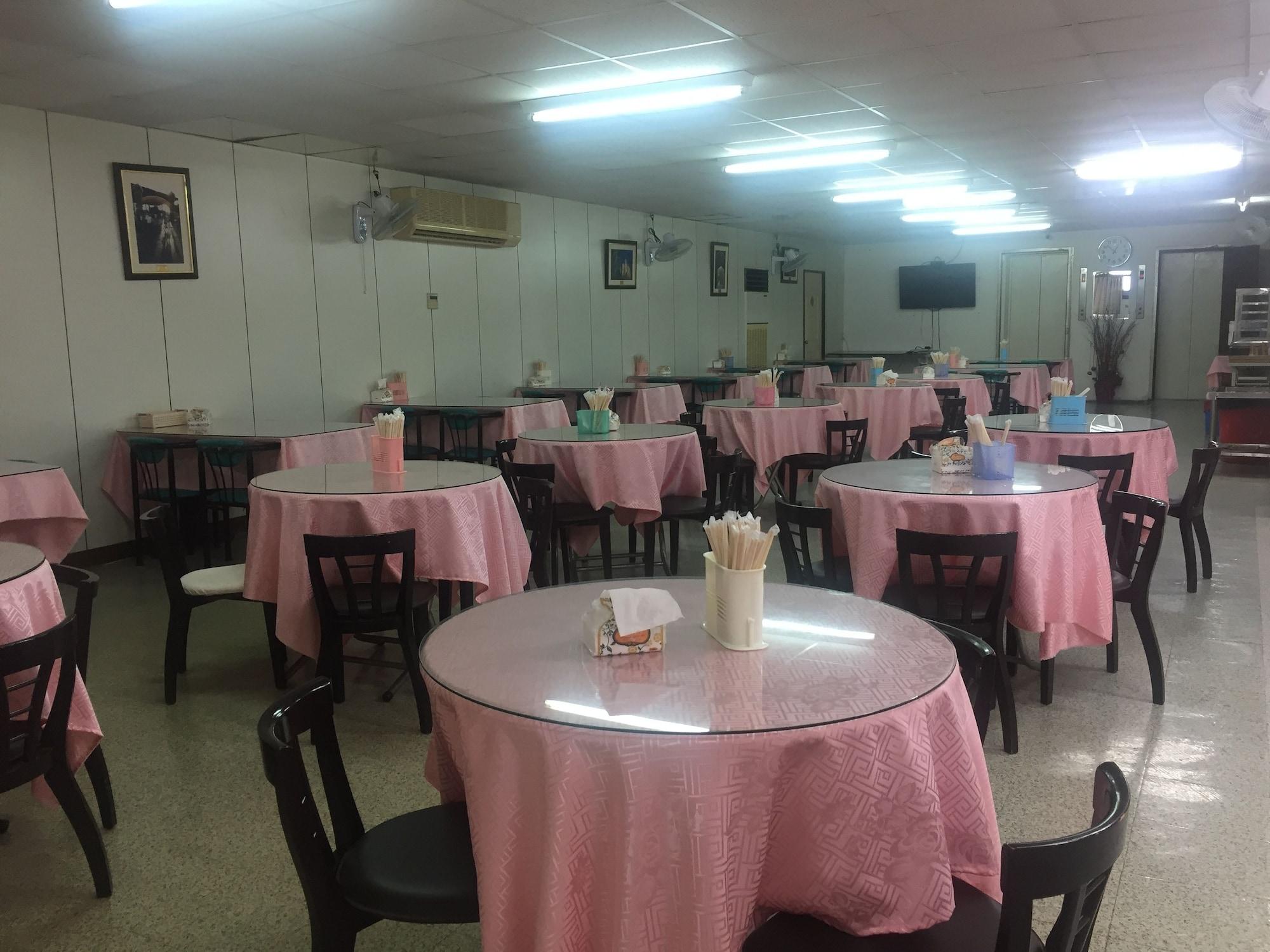 King Lo Tung Hotel