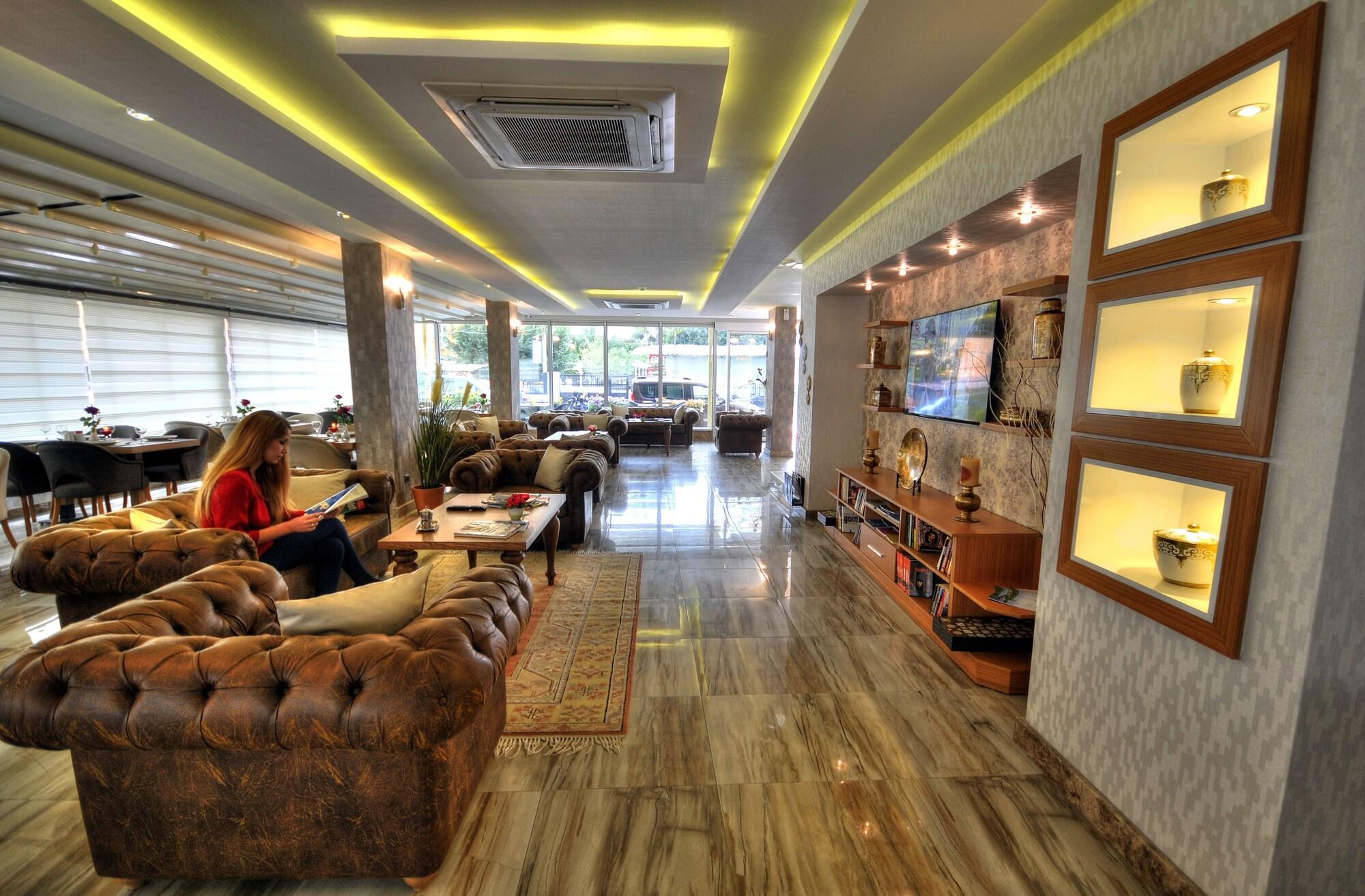 Golden Deluxe Hotel