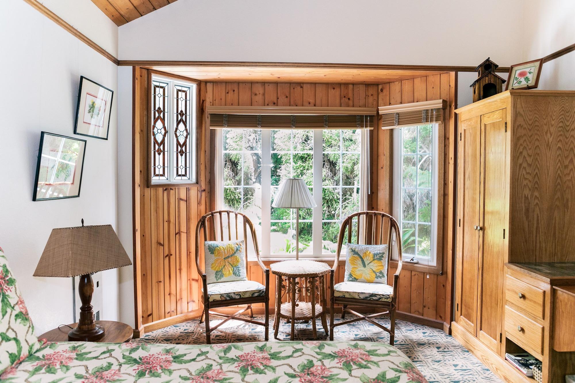 Kilauea Lodge and Restaurant by null