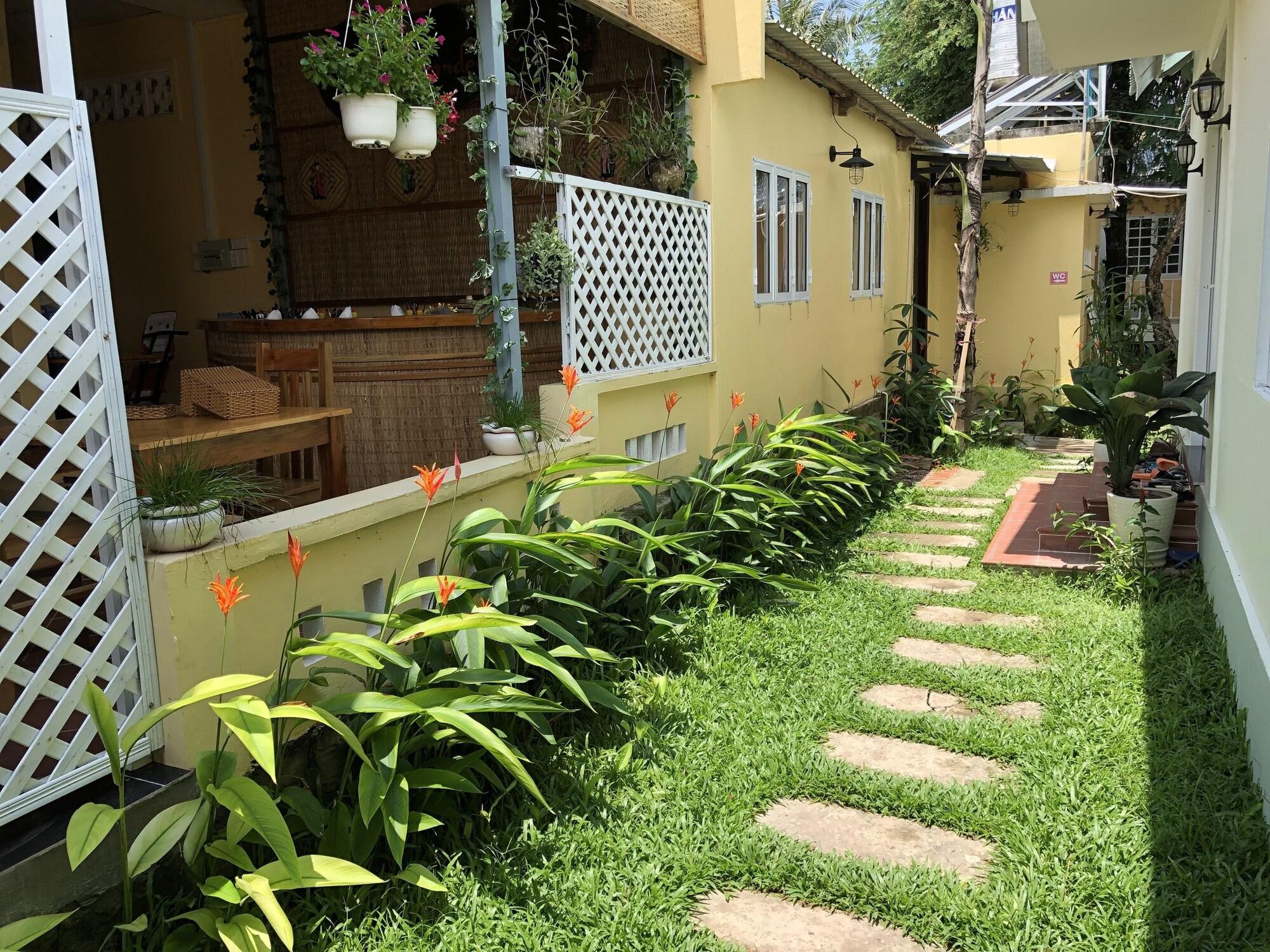Tropical Garden Homestay - фото