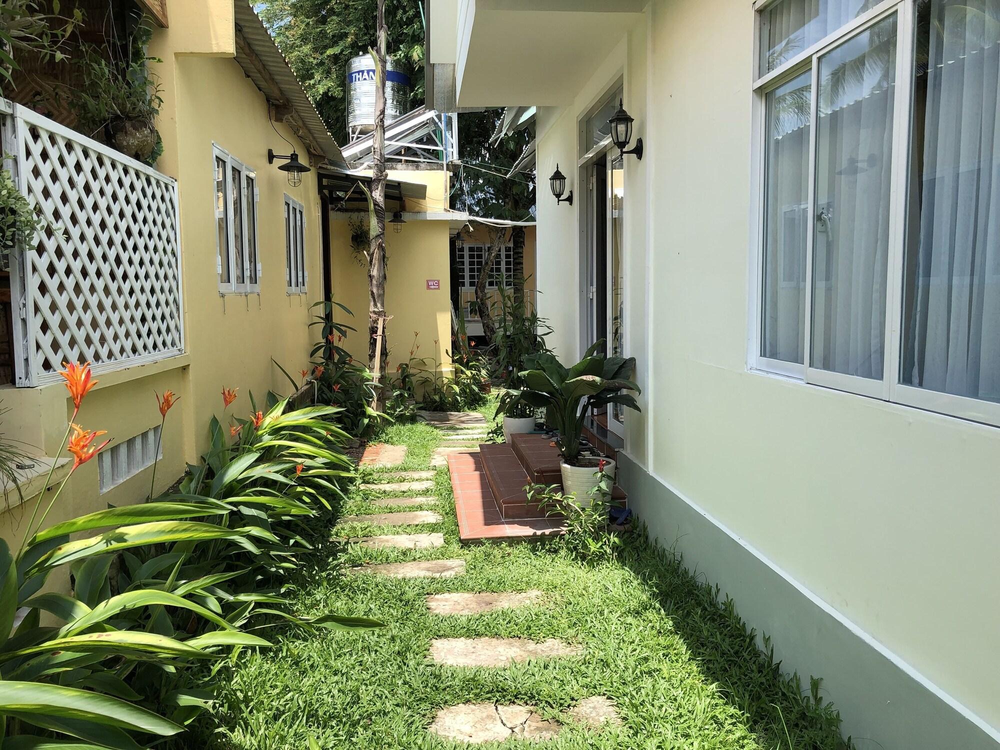 Tropical Garden Homestay - фото