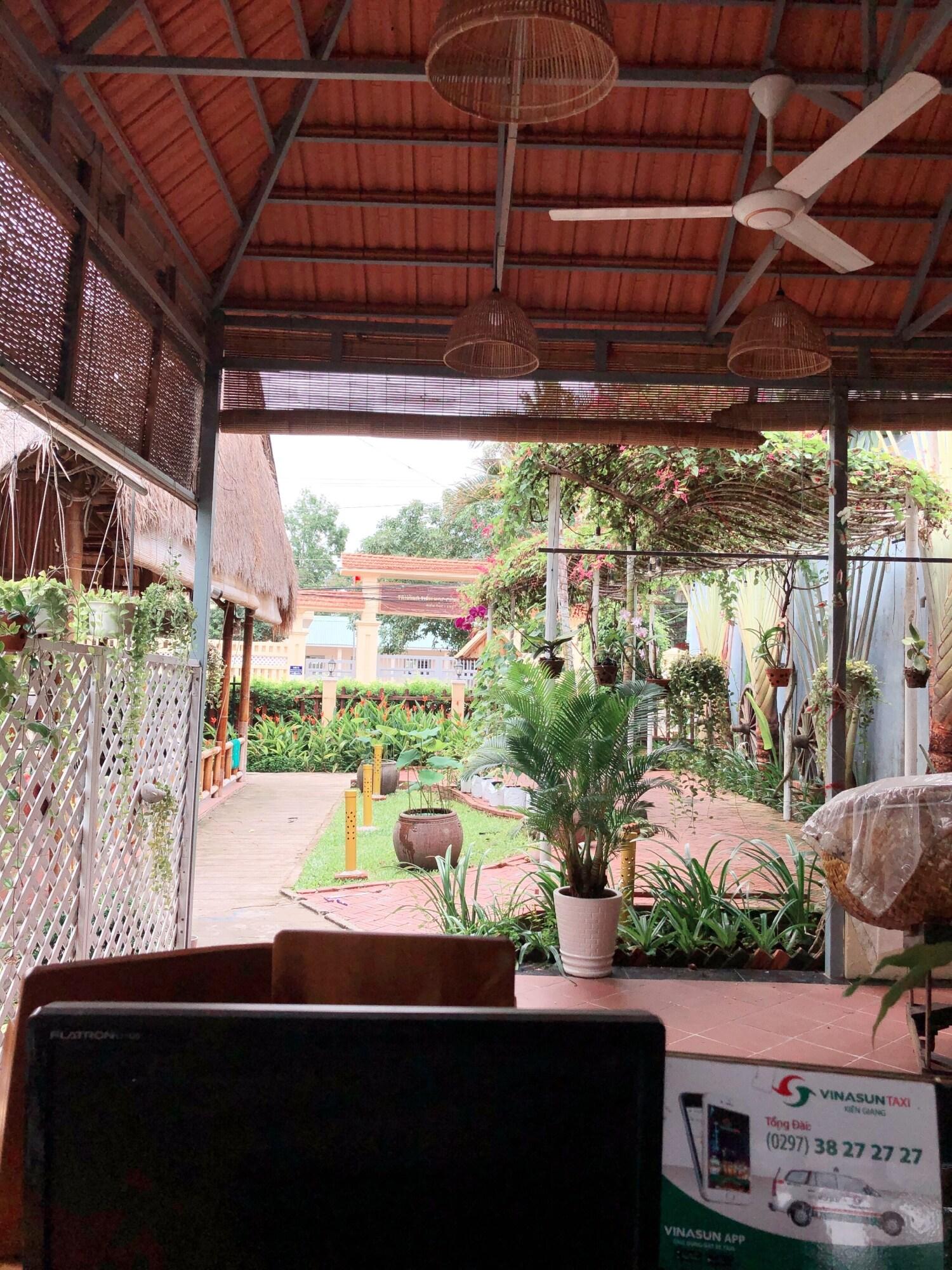 Tropical Garden Homestay - фото