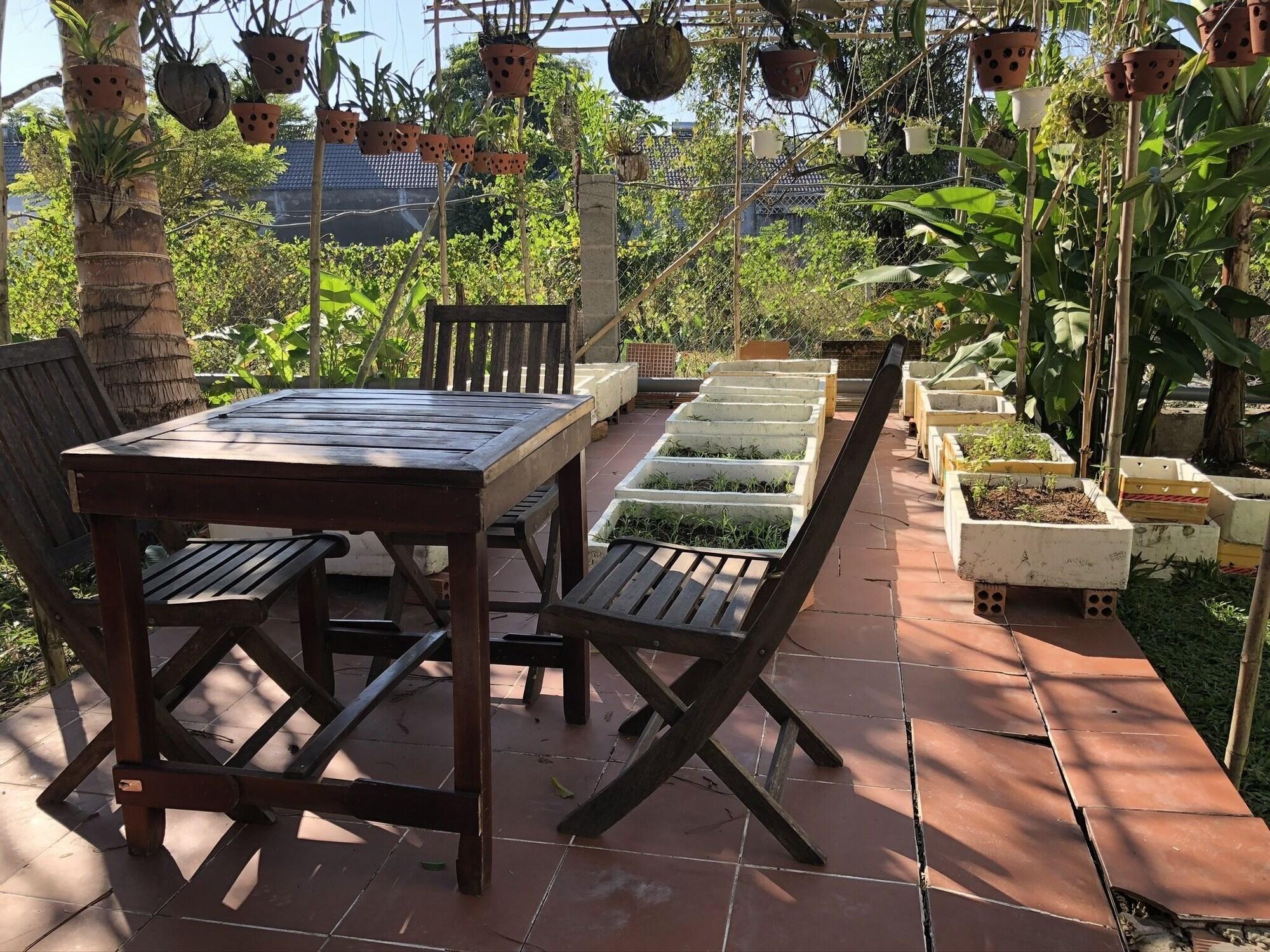 Tropical Garden Homestay - фото