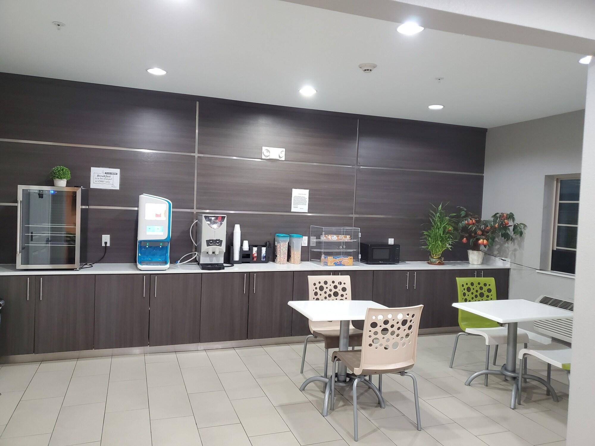 Haven Inn & Suites Willowbrook