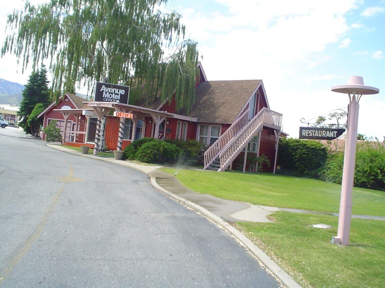 Avenue Motel