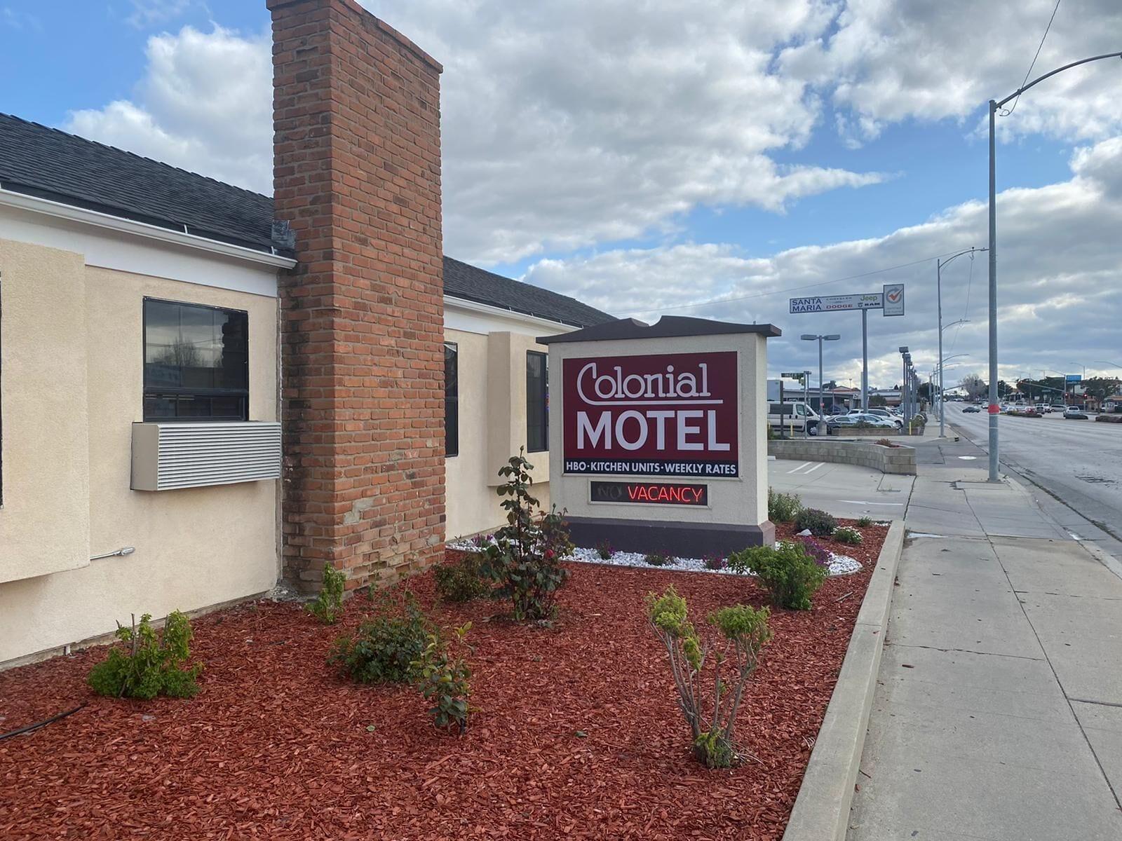 Colonial Motel image
