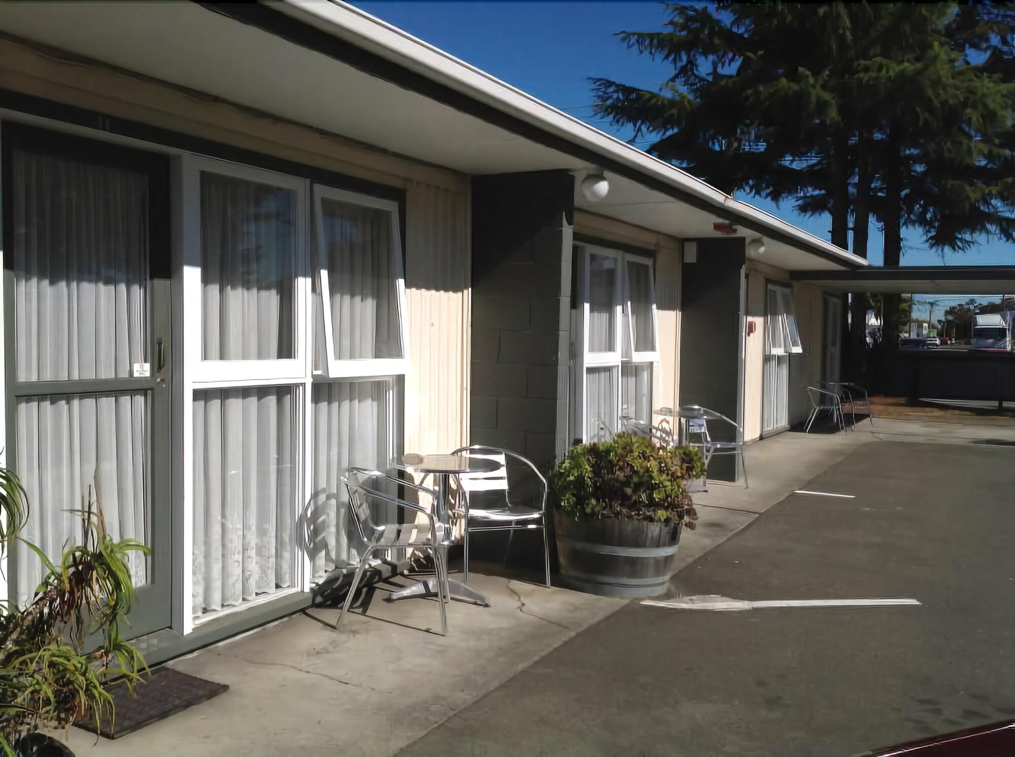 Camberley Court Motel