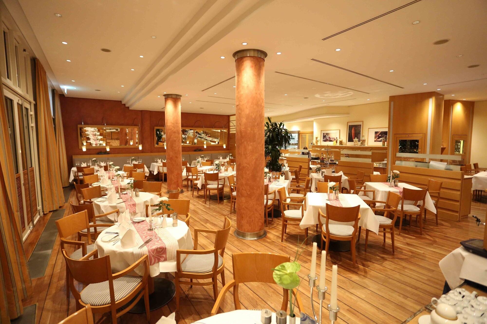 Strand Hotel Ha Bner