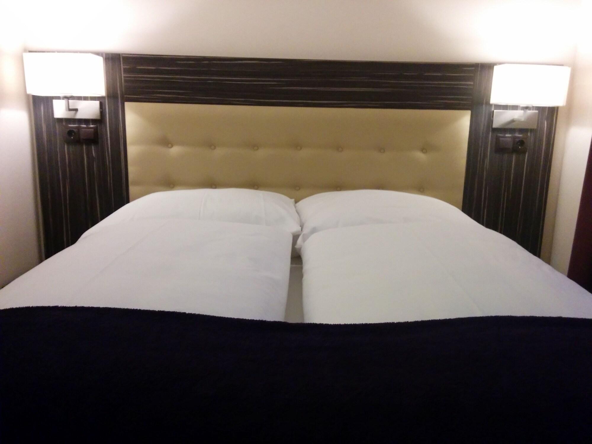 Hotel Famosa