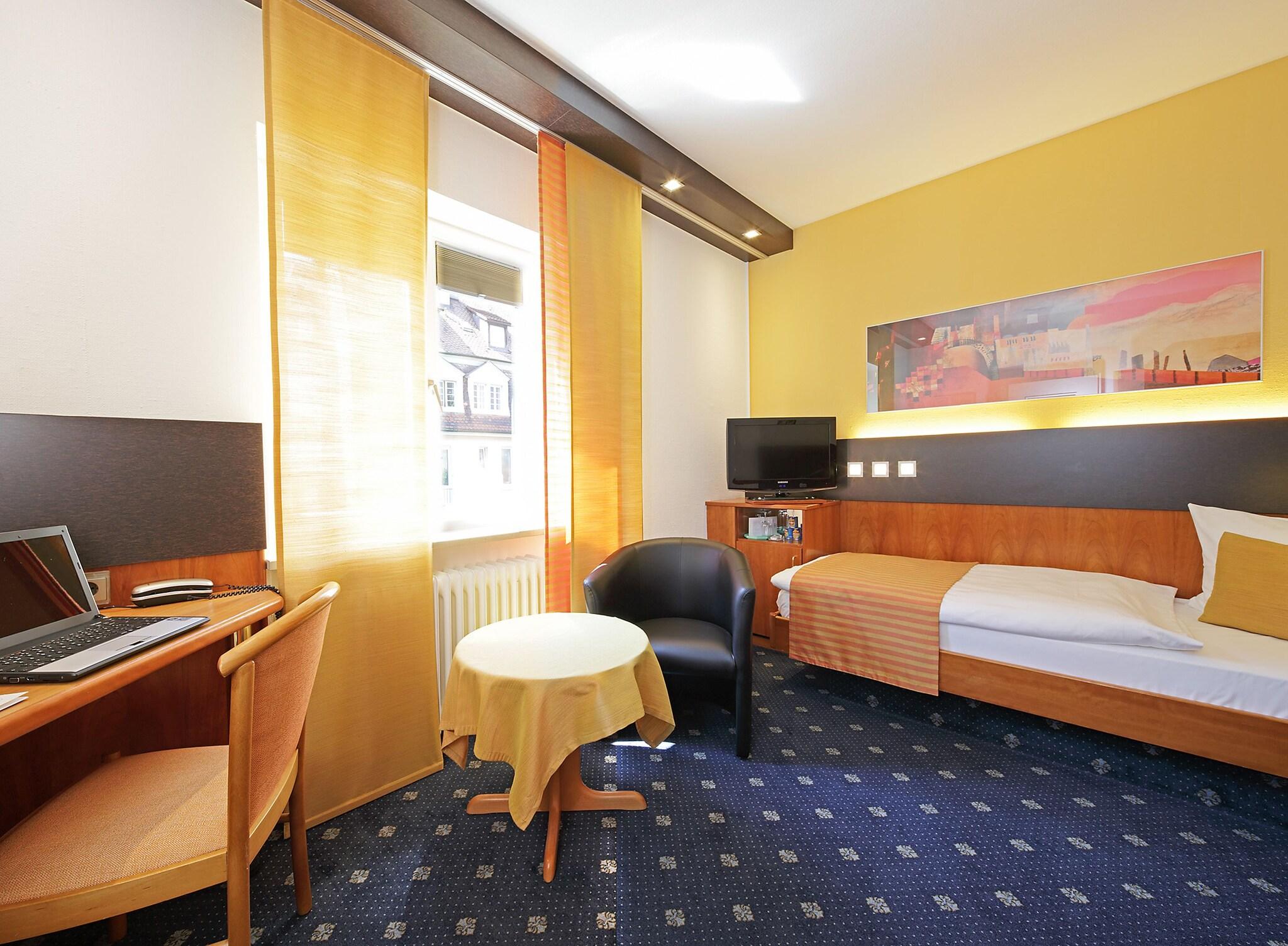 Park Hotel Post Freiburg - Kultur und Literatur am Colombipark by null