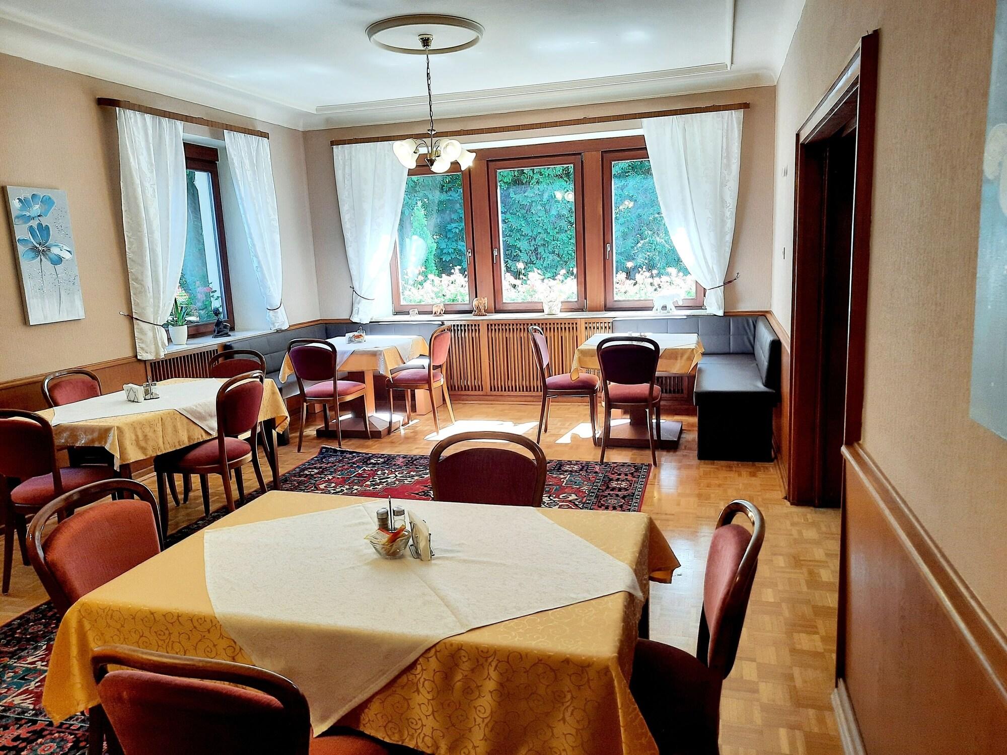 Hotel Bla Chersruh