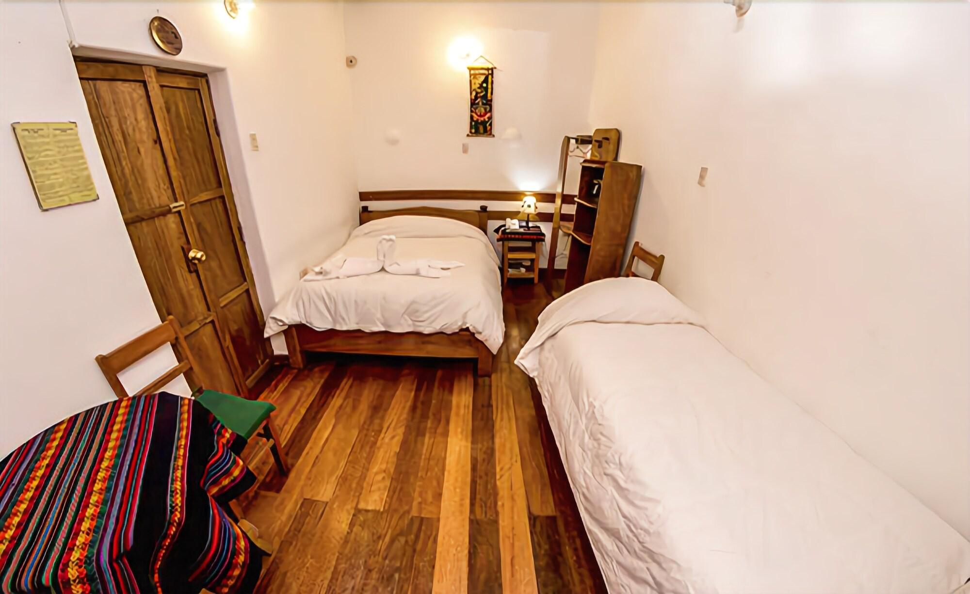 Hostal El Grial by null