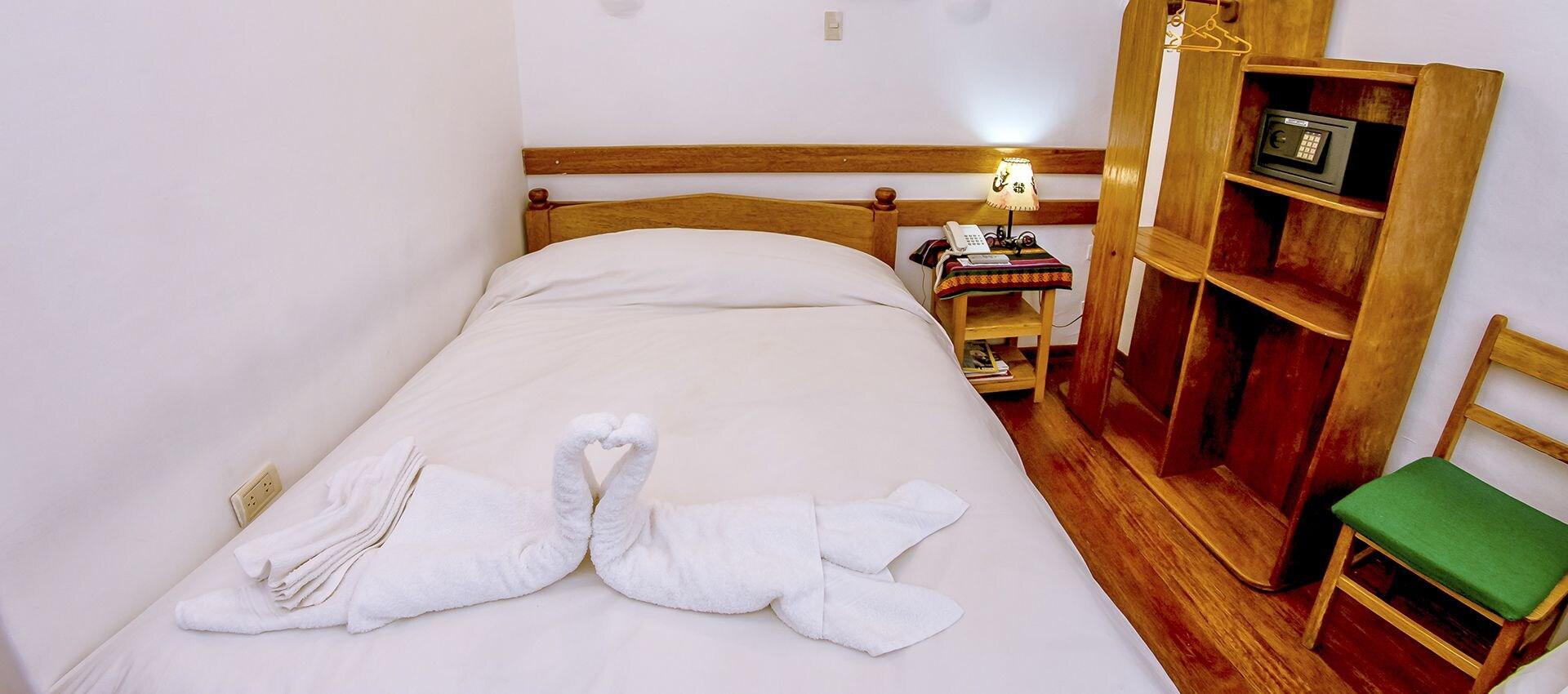 Hostal El Grial by null