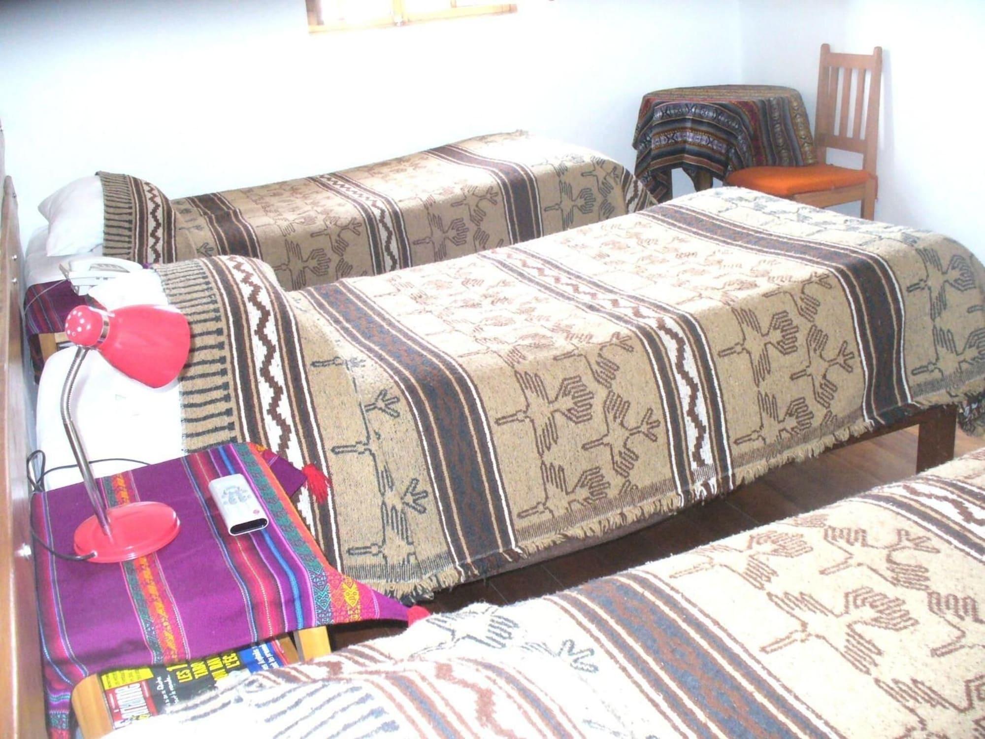 Hostal El Grial by null