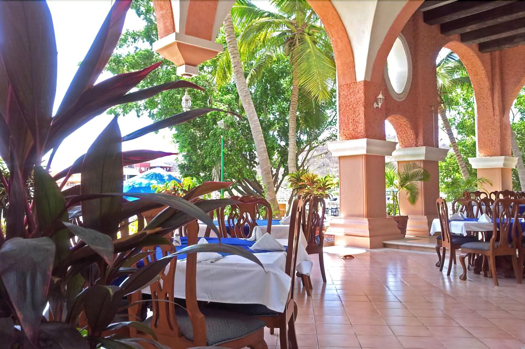 Canadian Resorts Huatulco
