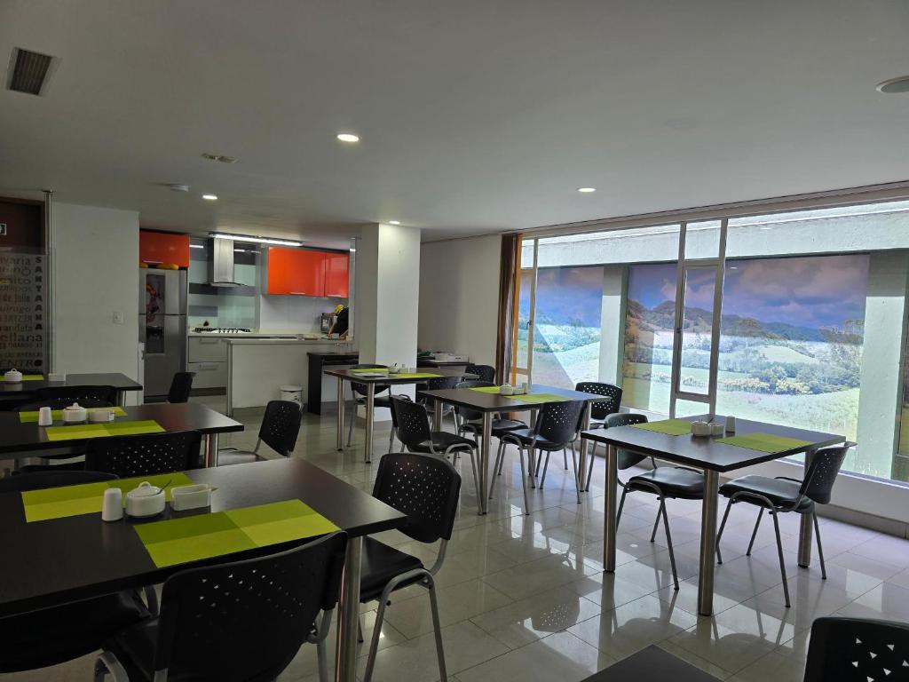 Castellana 100 By hoteles confort 80