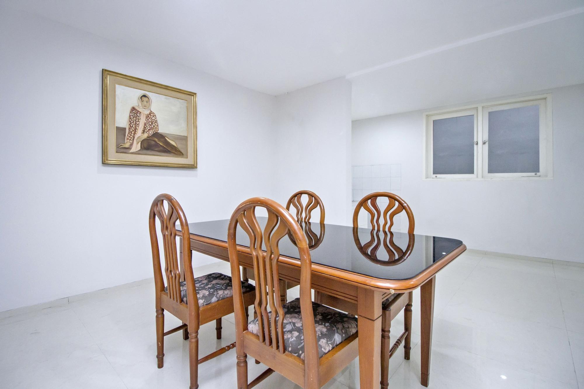 Urooms Tanah Abang