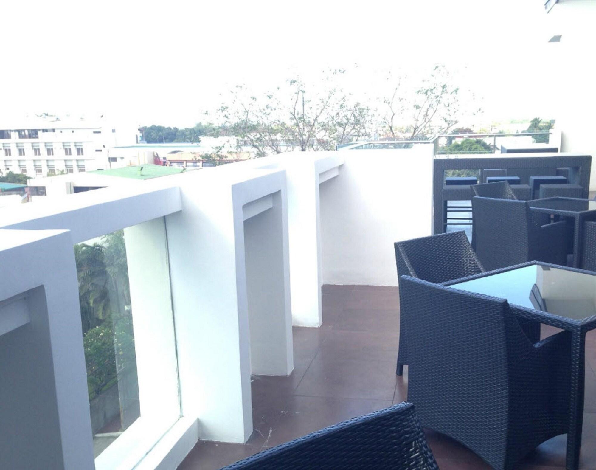 Avenue Suites Hotel
