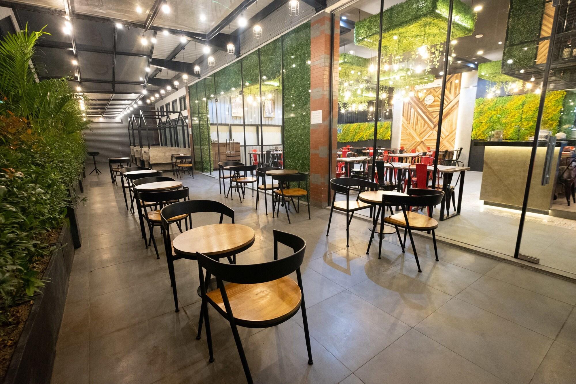 Axiaa Hotel