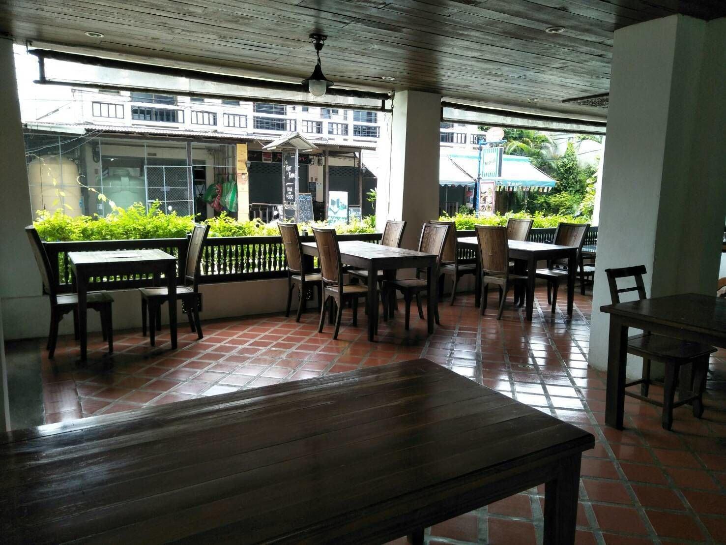 Holiday Park Hotel