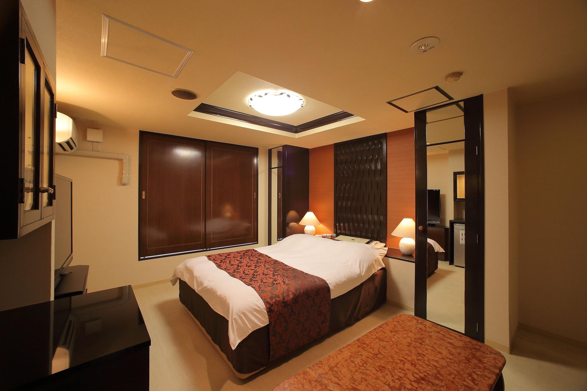 Hotel Olive Kyoto Yamashina Adults Only