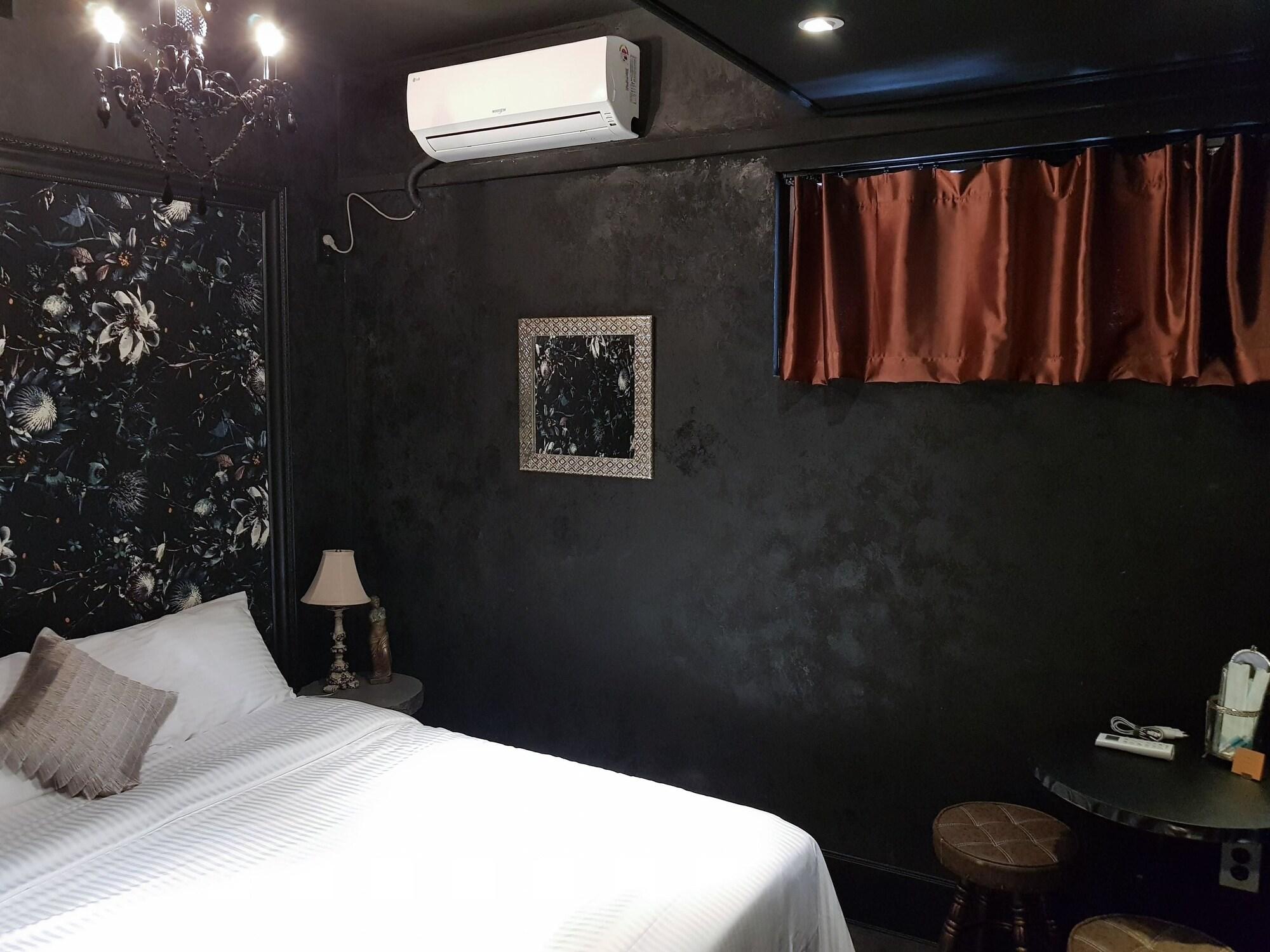 Hotel Elephant