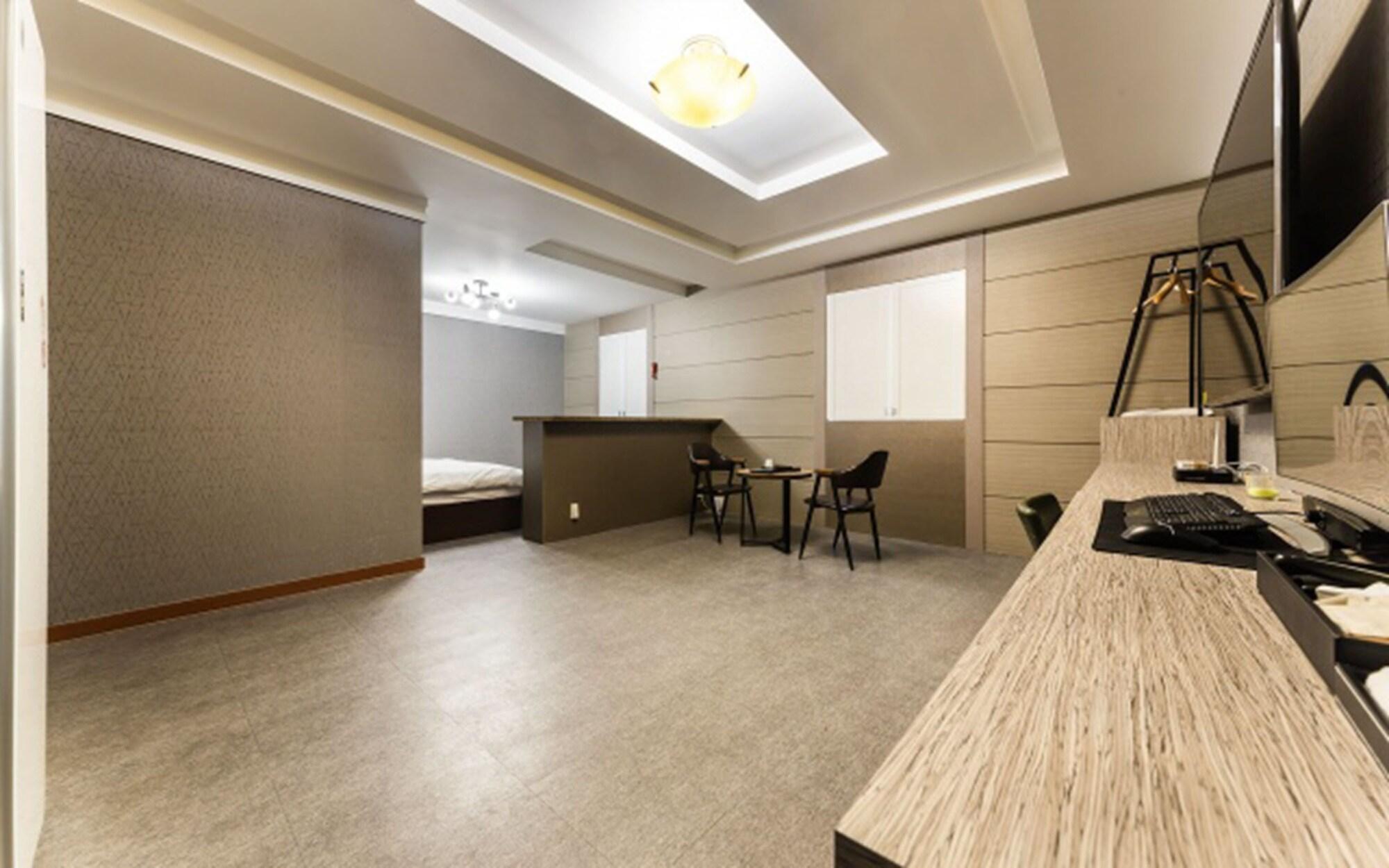 Hotel No 1