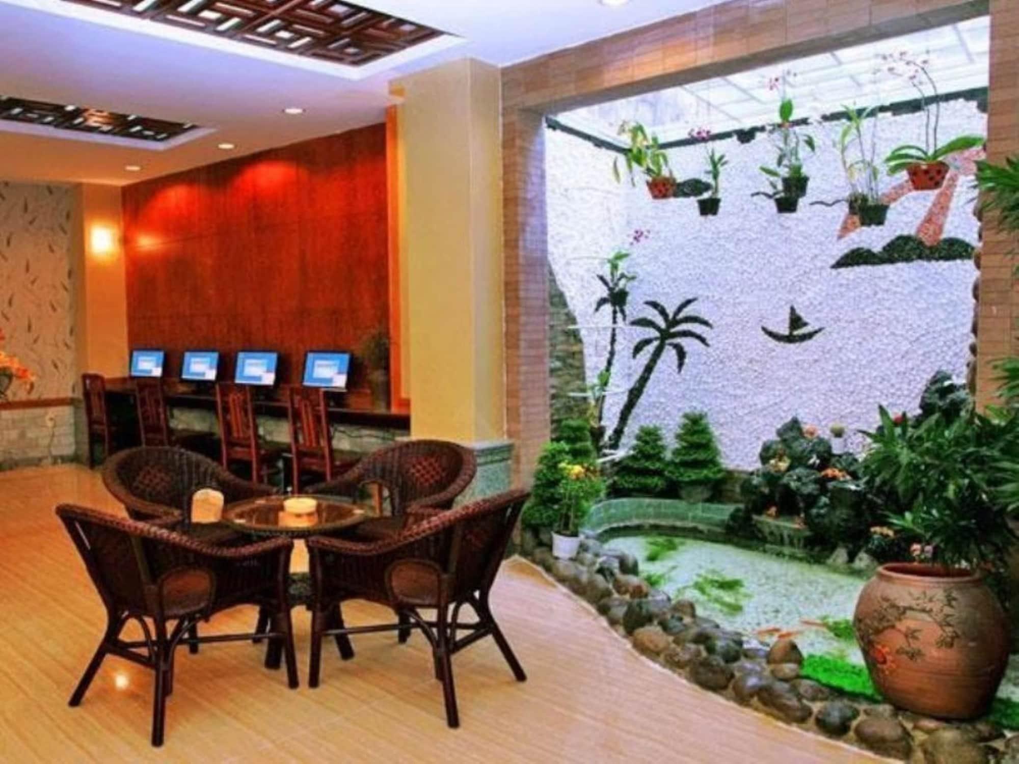 Nice Swan Hotel - photo