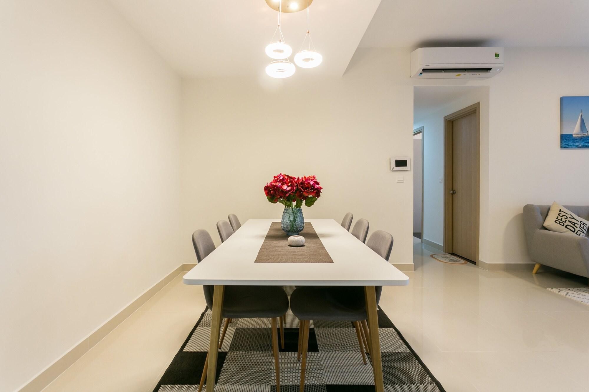 The Milky Way River Gate Apartment