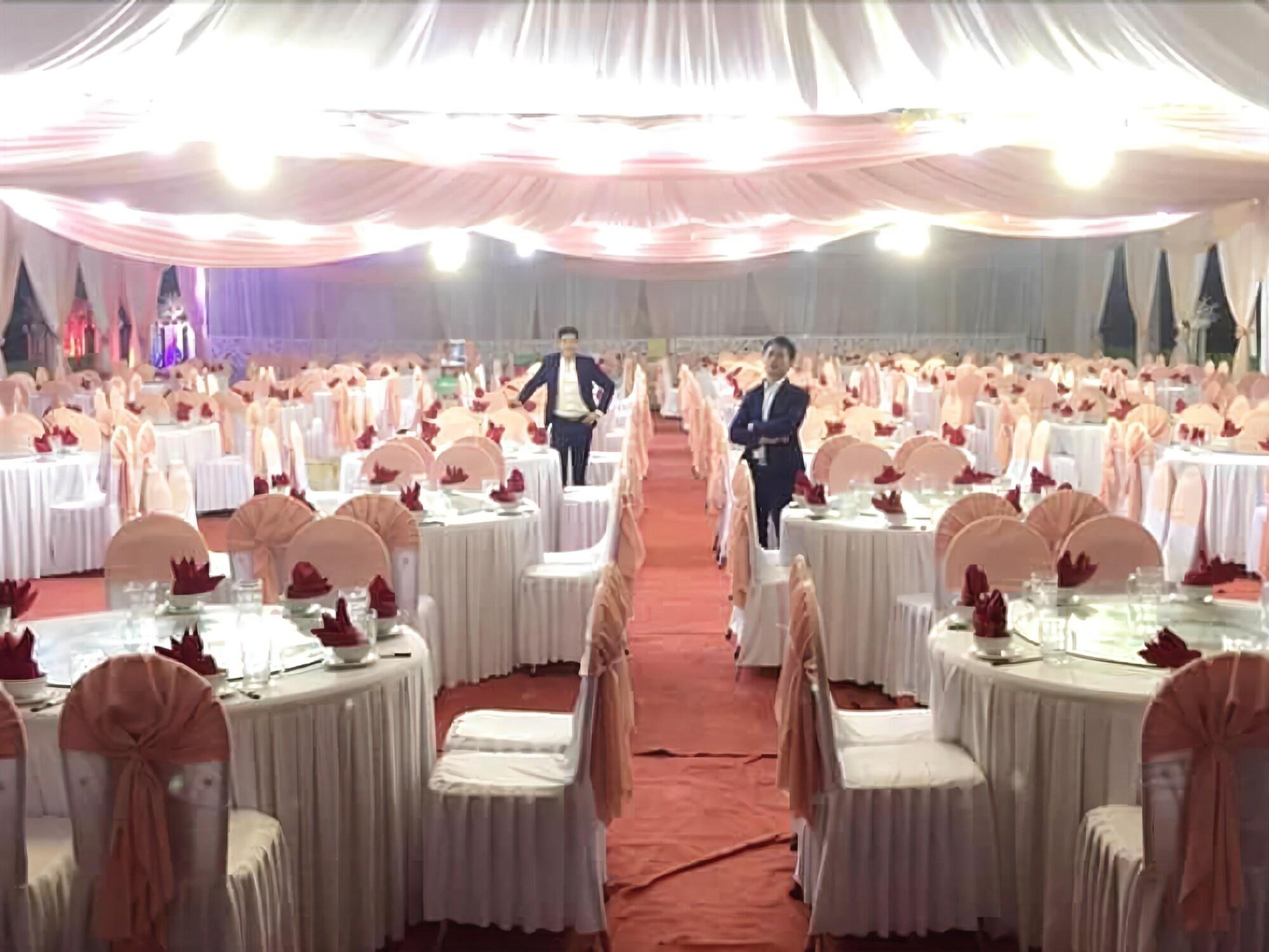 Van Giang Hotel