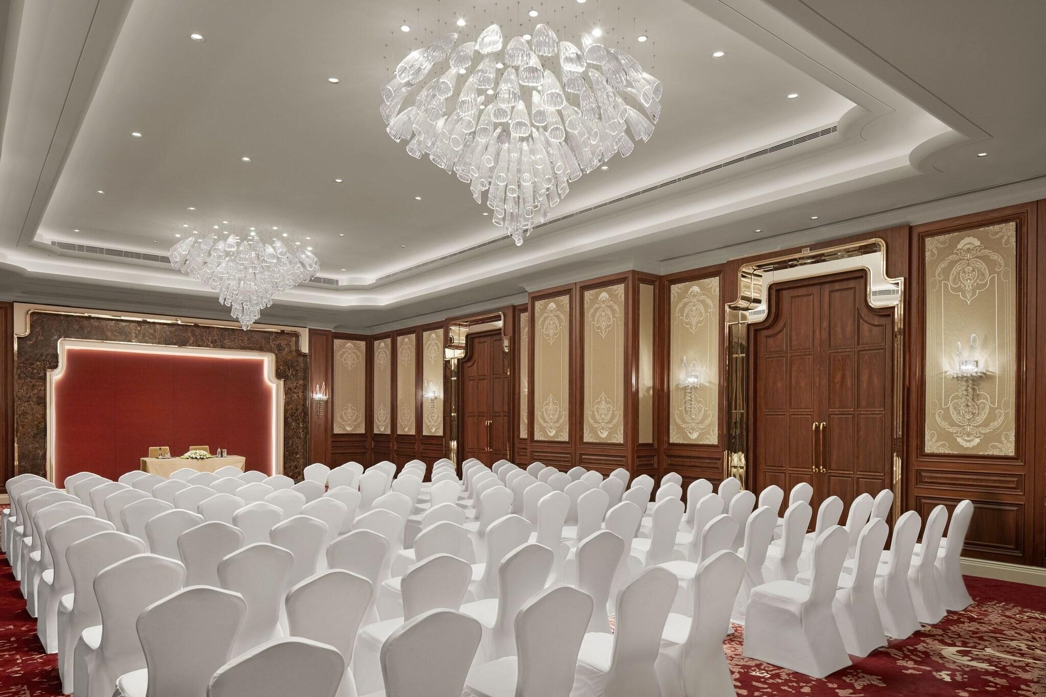 The Ritz-Carlton, Pune by null