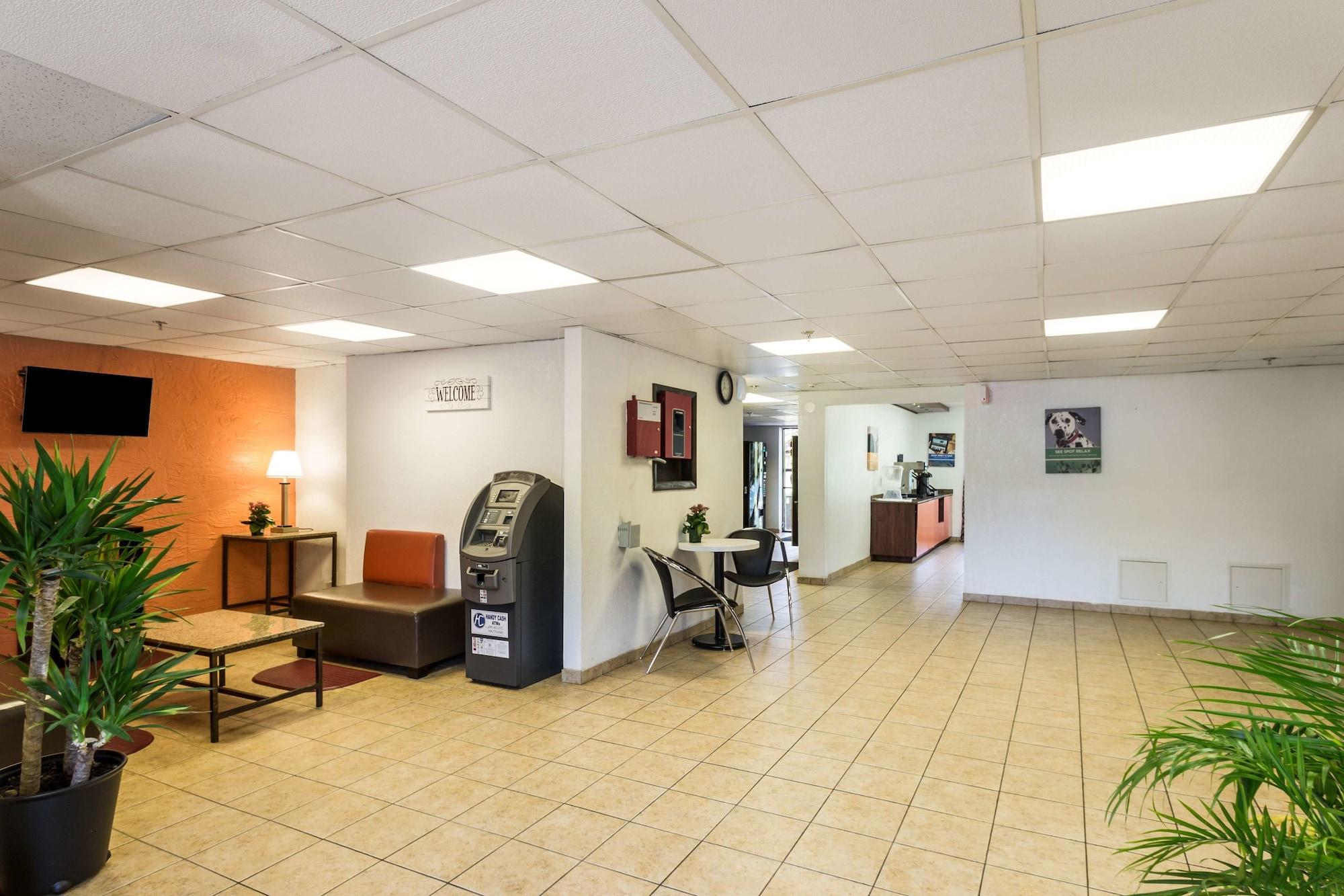 Motel 6 Milwaukee Wi Glendale