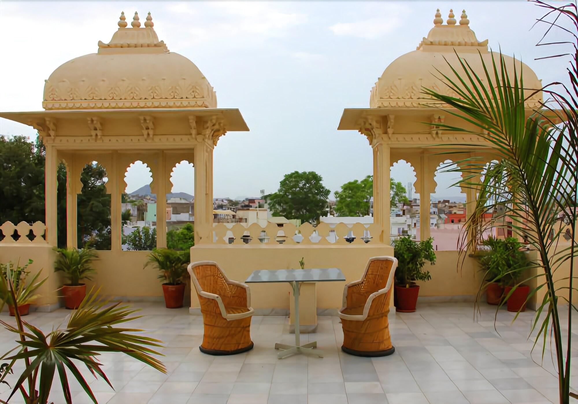 Hotel Boheda Palace