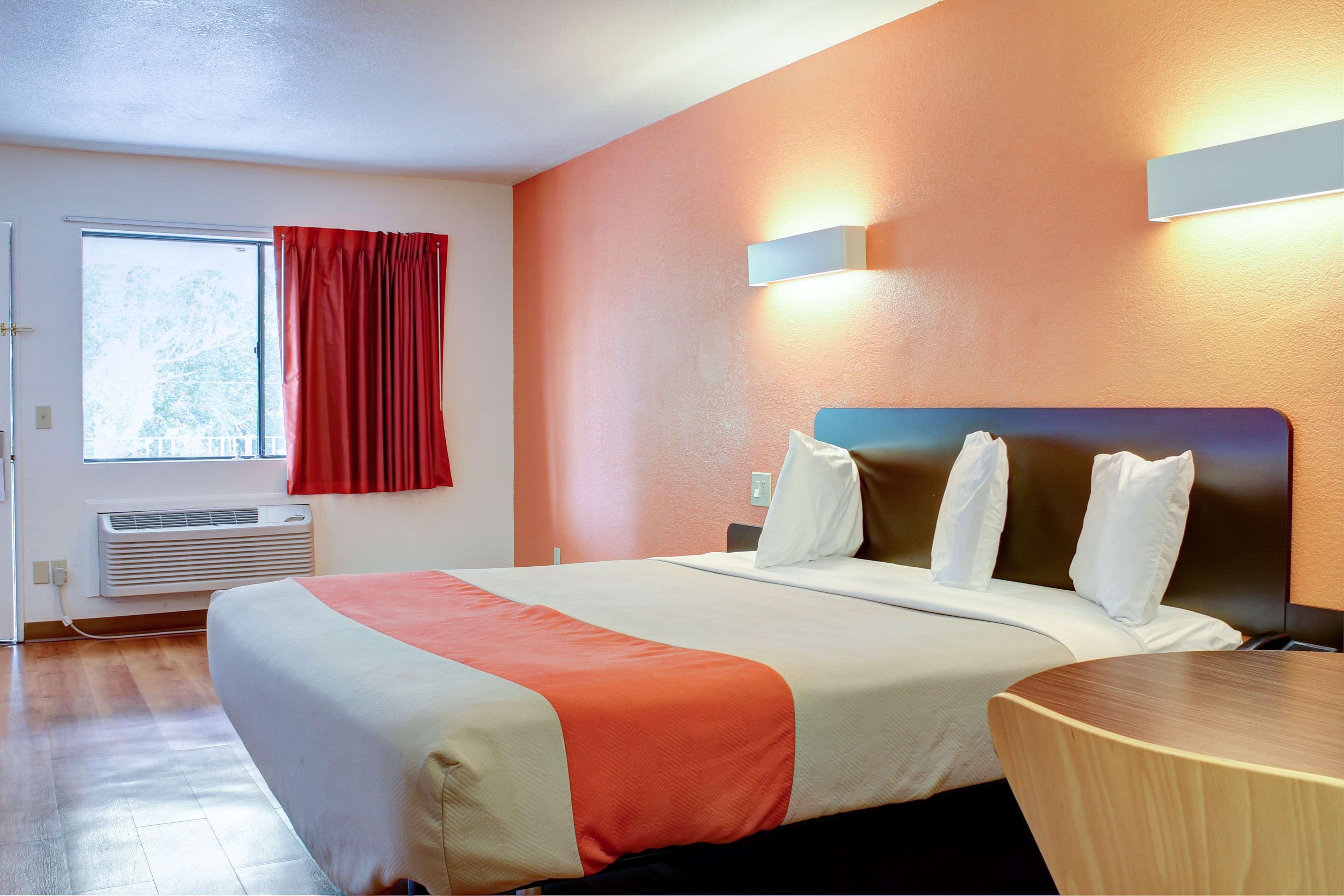 Motel 6 Bishop Ca