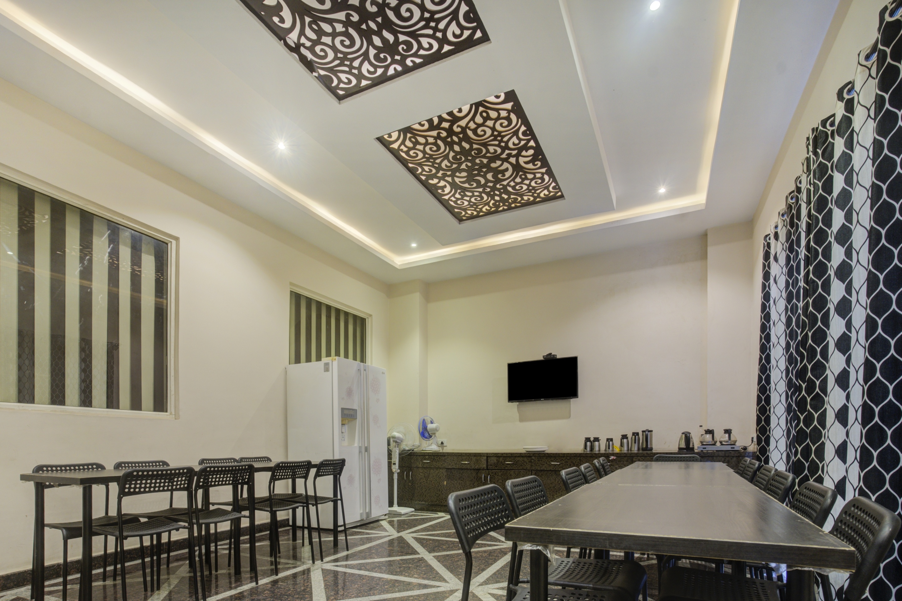 CAPITAL O75502 Hotel Asian International