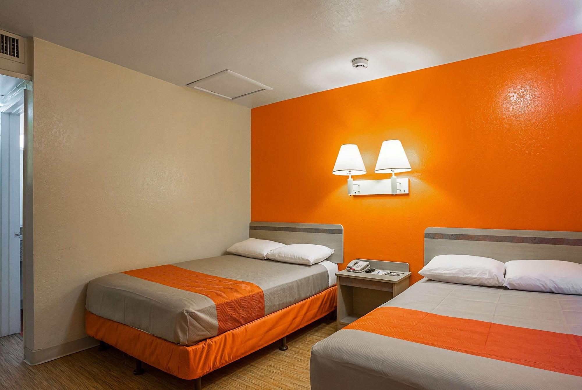Motel 6 Holbrook Az