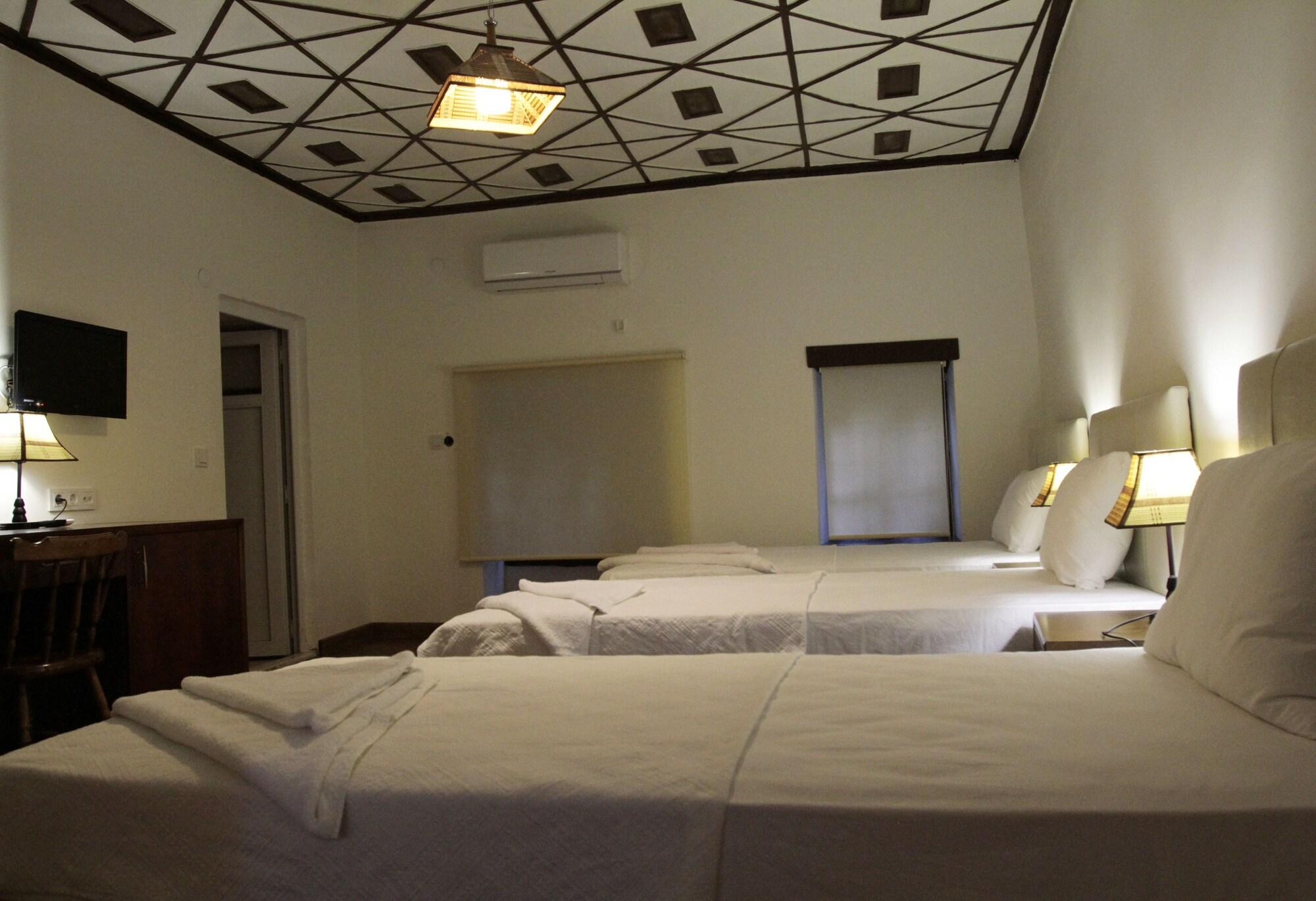 Ozkavak Hotel Kaleici