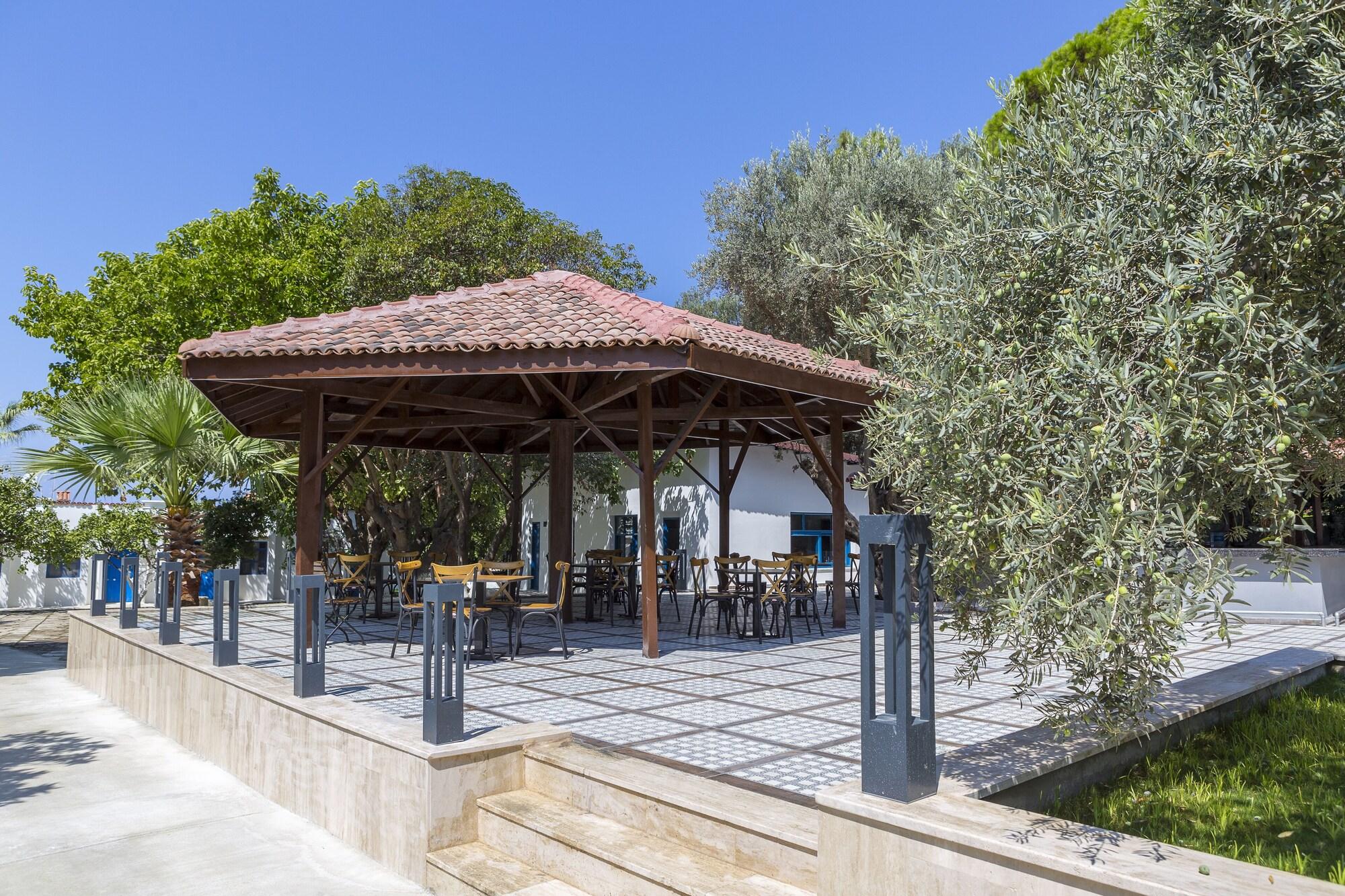 Risus Garden Marina Hotel