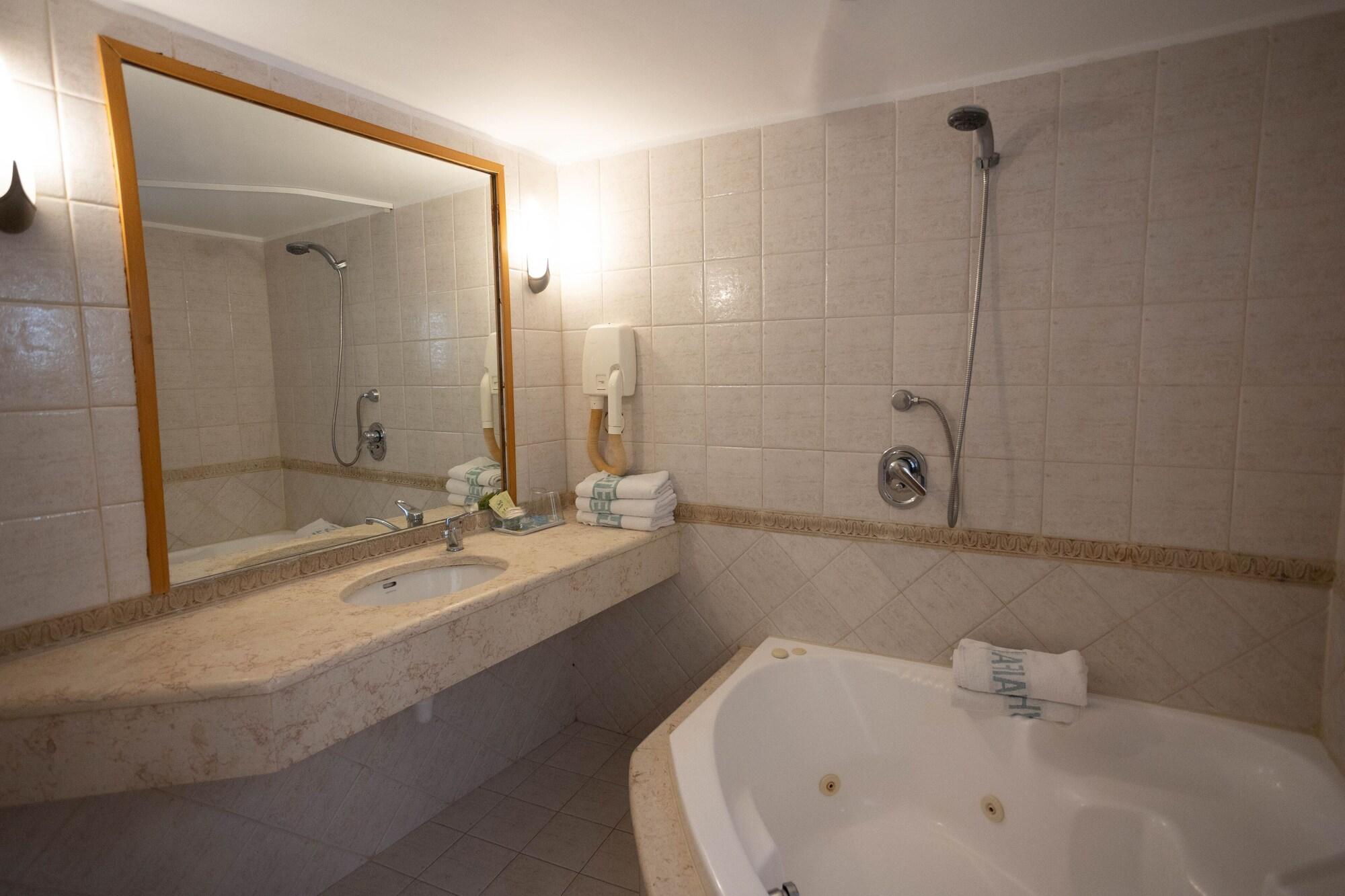 Hotel Marom