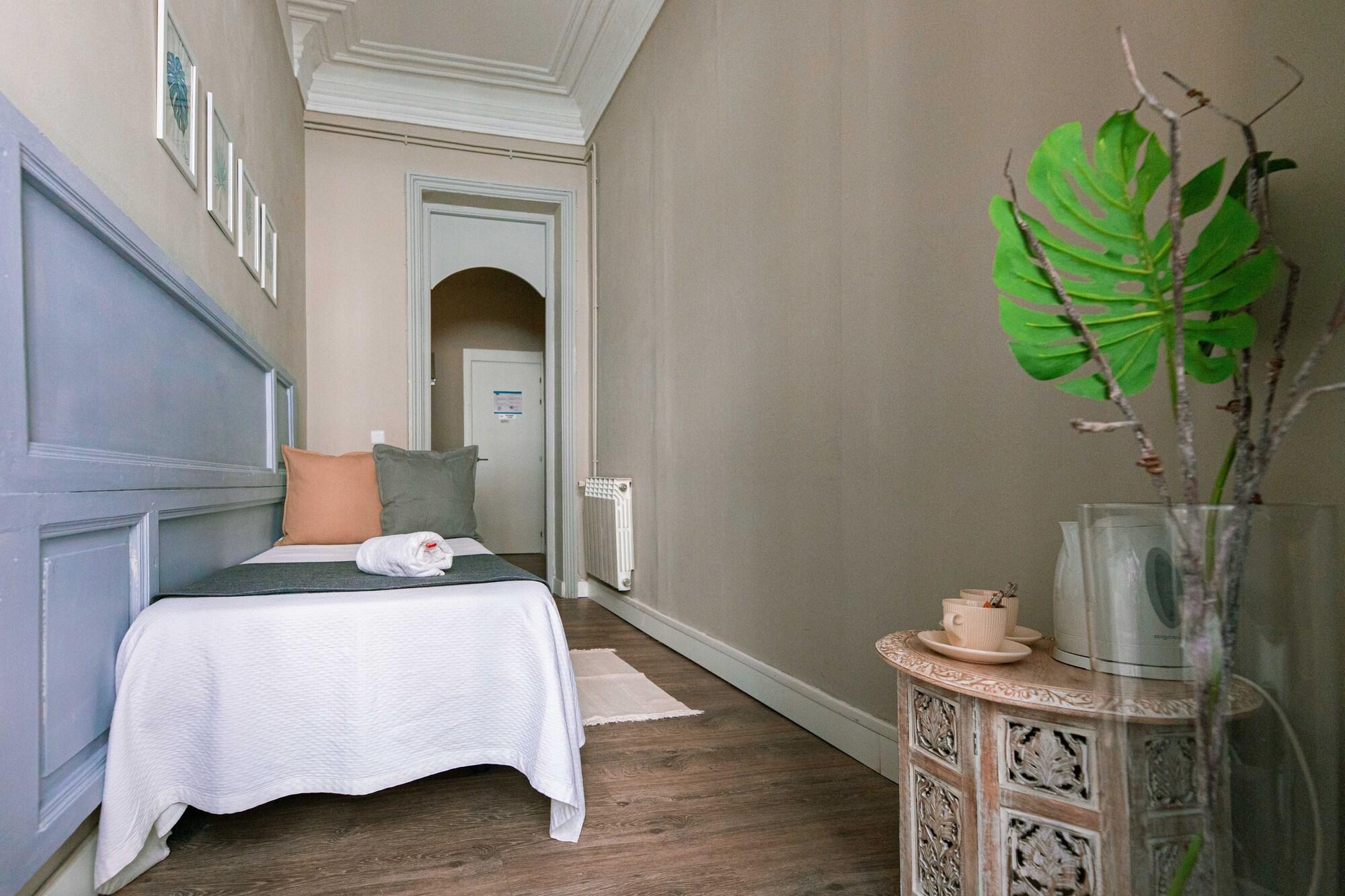 Hostal Madrid by null