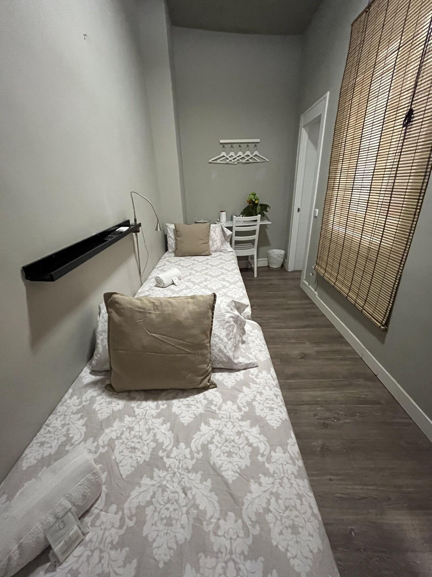 Hostal Madrid by null