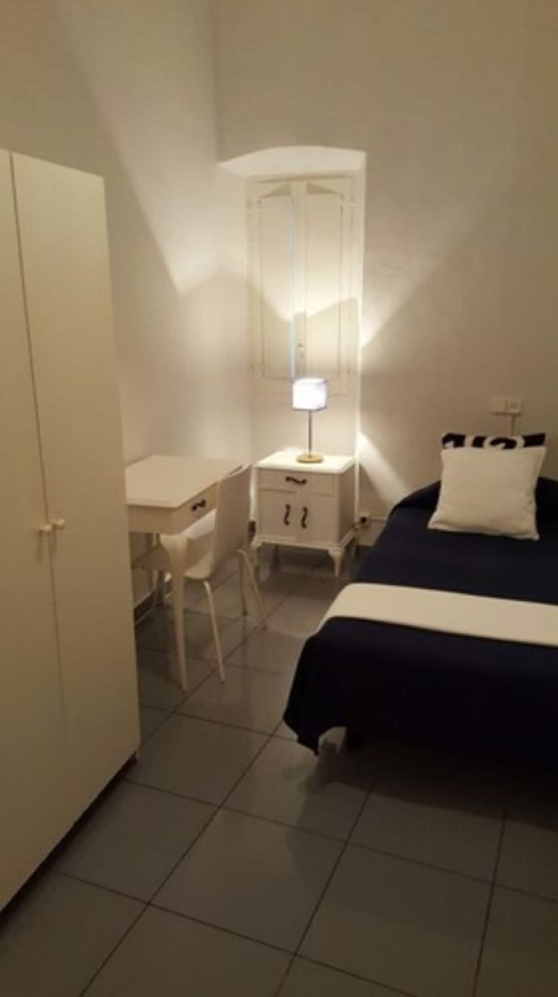 Hostal Parisien